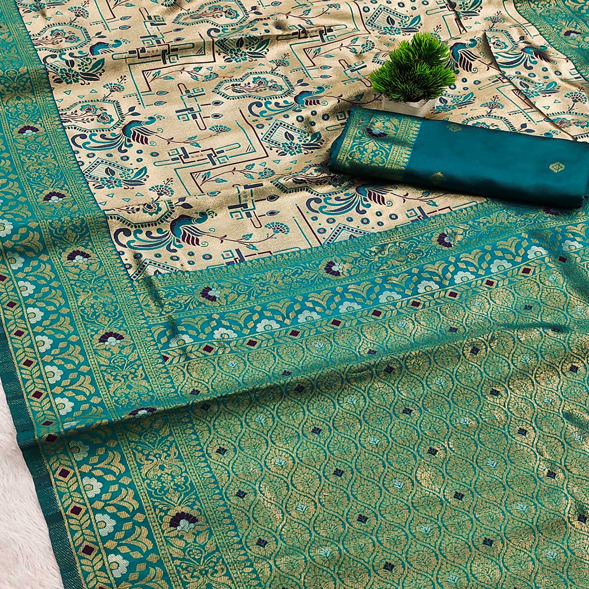 Beige & Rama Green Handloom Kanjivaram Silk Saree Featuring Kalamkari-Style Floral Weaves