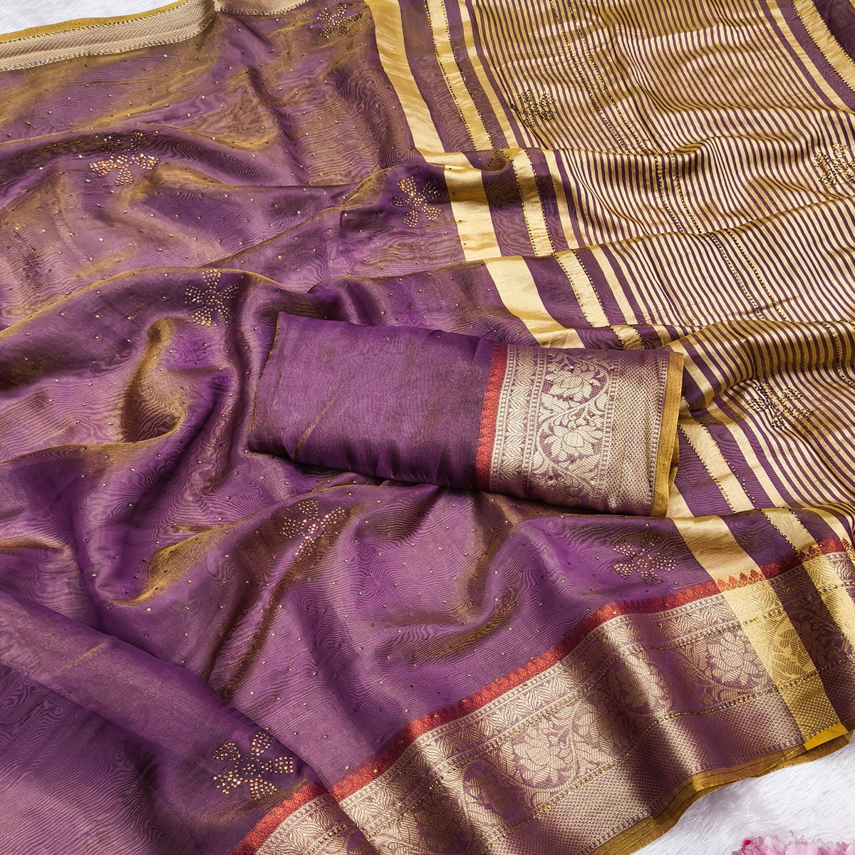 Exquisite Purple Floral Weaving Banarasi Crushy Silk Saree With Sparkling Stone Work