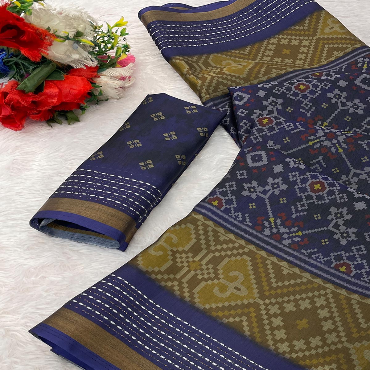 Gorgeous Blue Silk Blend Saree with Digital Patola Patterns for Timeless Ethnic Appeal