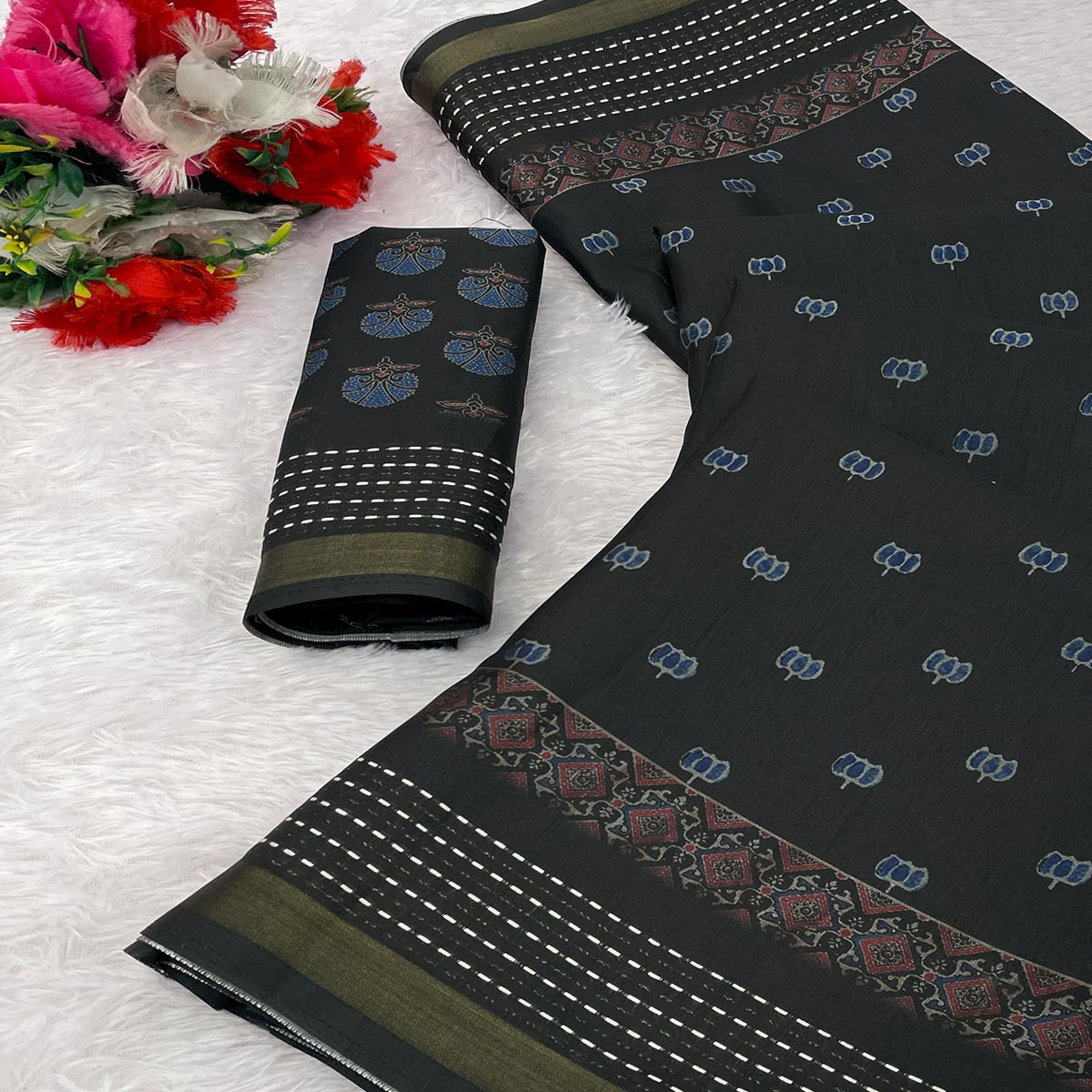 Graceful Black Digital Ikkat Printed Saree in Luxurious Silk Blend Fabric