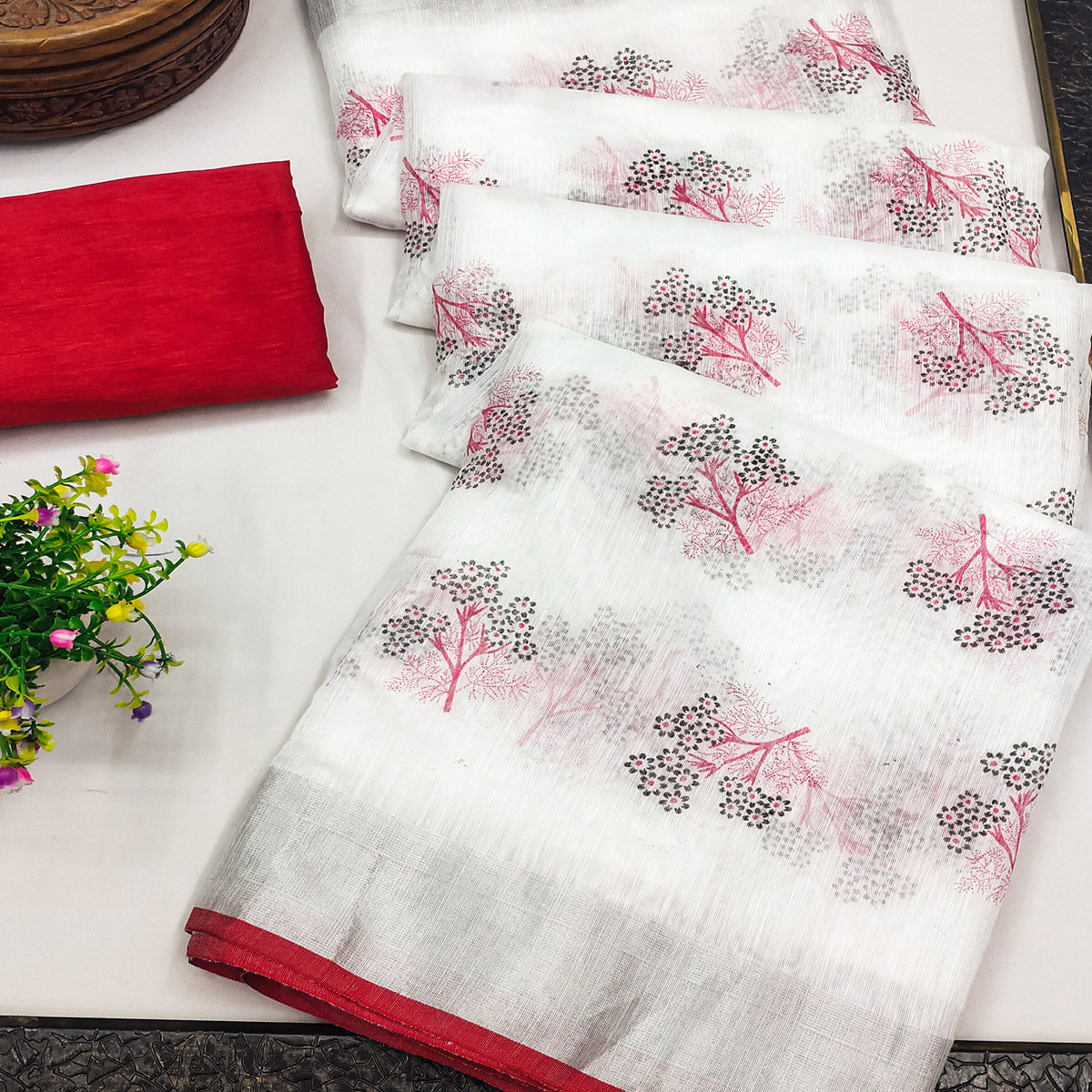 White & Red Floral Printed Linen Saree