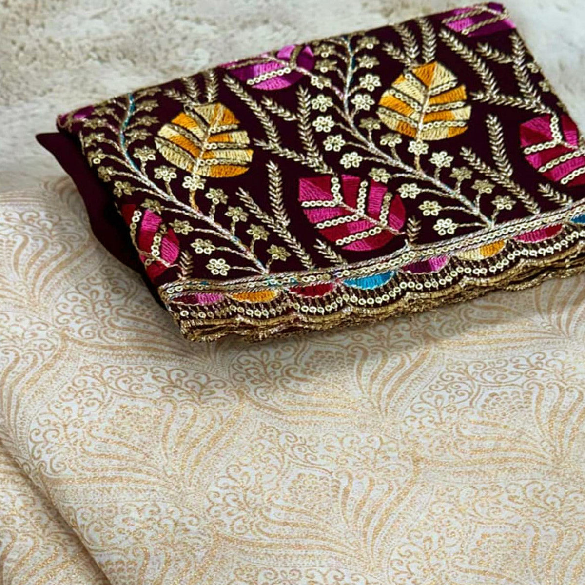 Cream Floral Printed Georgette Saree