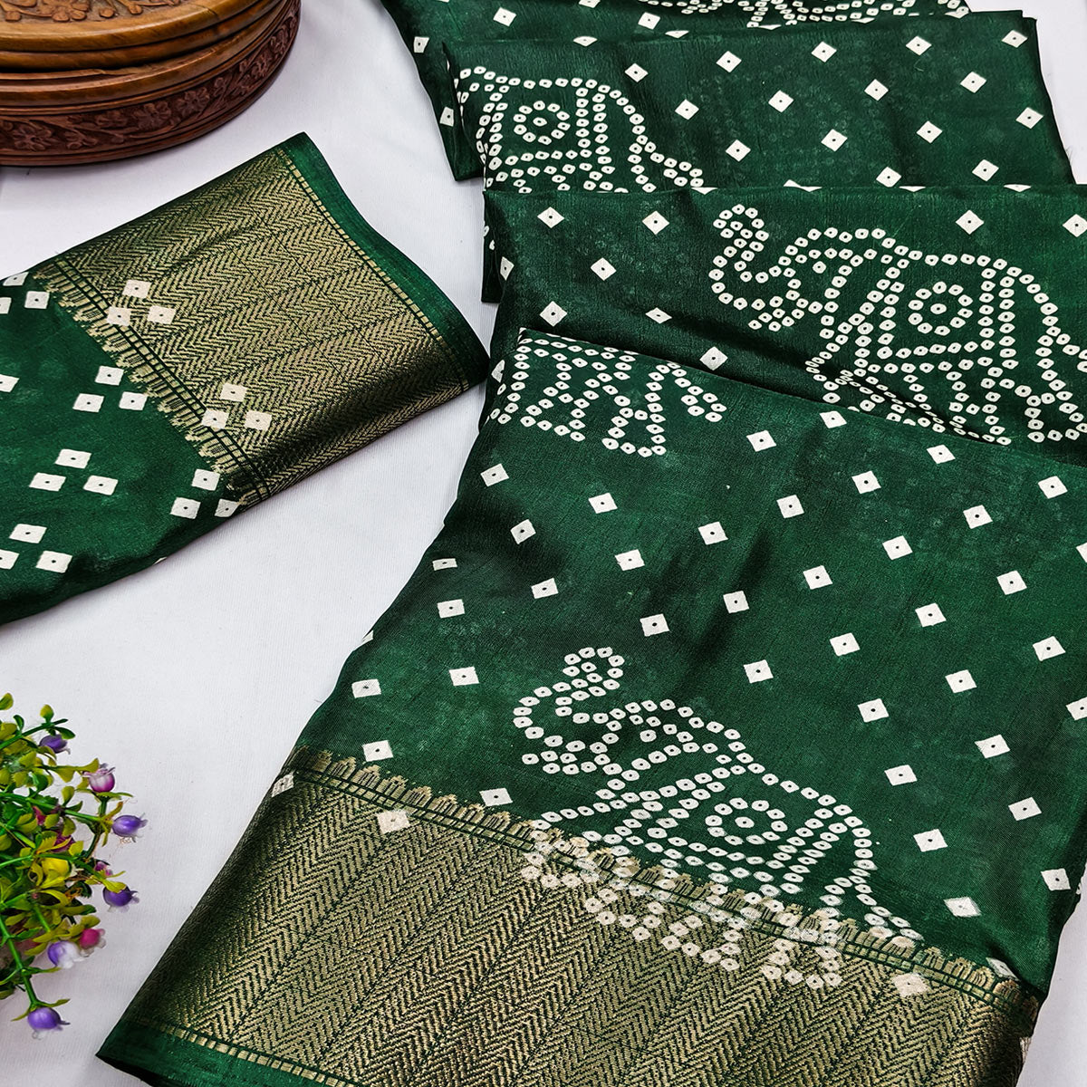 Green Dola Silk Saree Featuring Traditional Bandhani Print & Elegant Weaving Border
