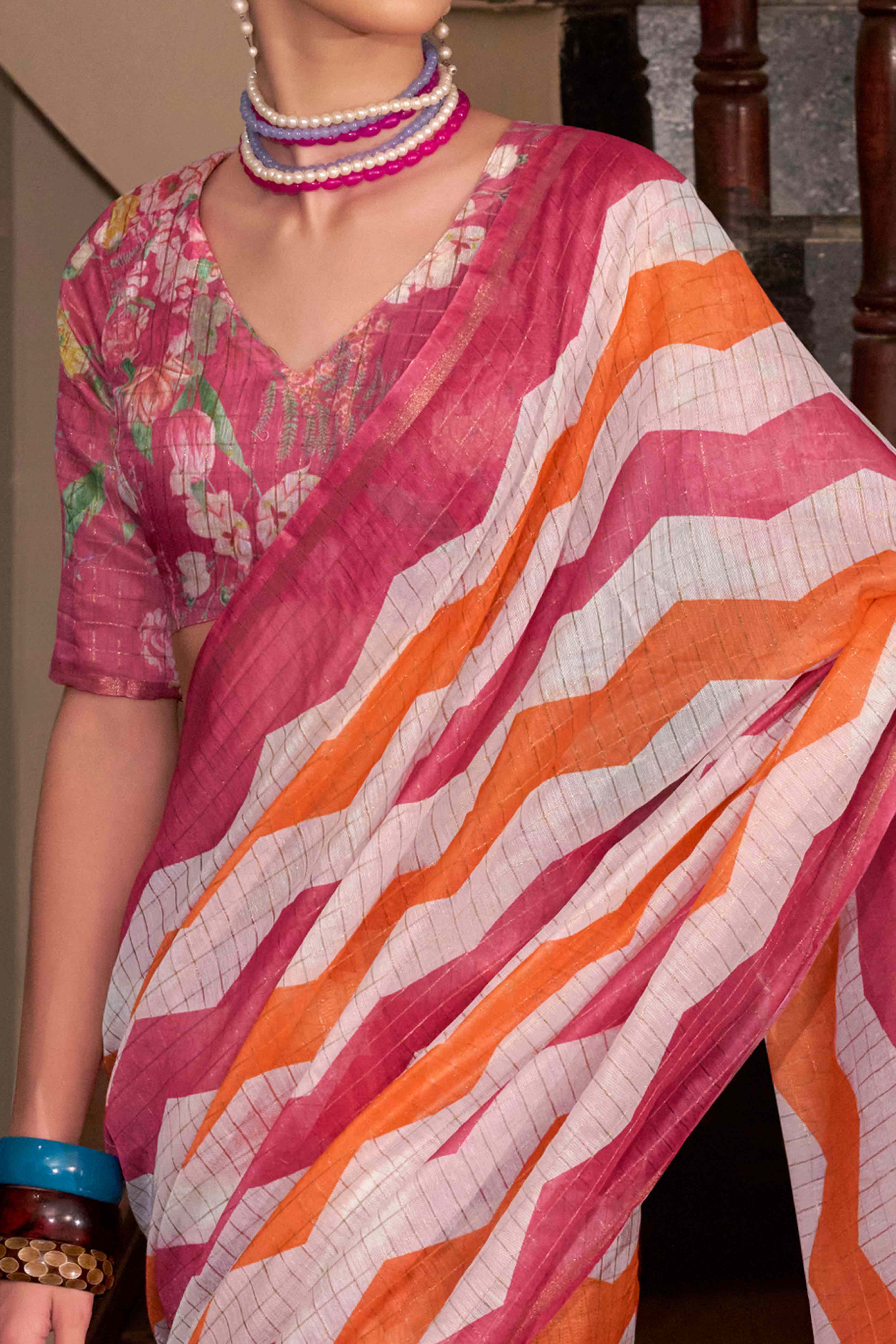 Pink Woven Cotton Silk Saree With A Zig-Zag Pattern