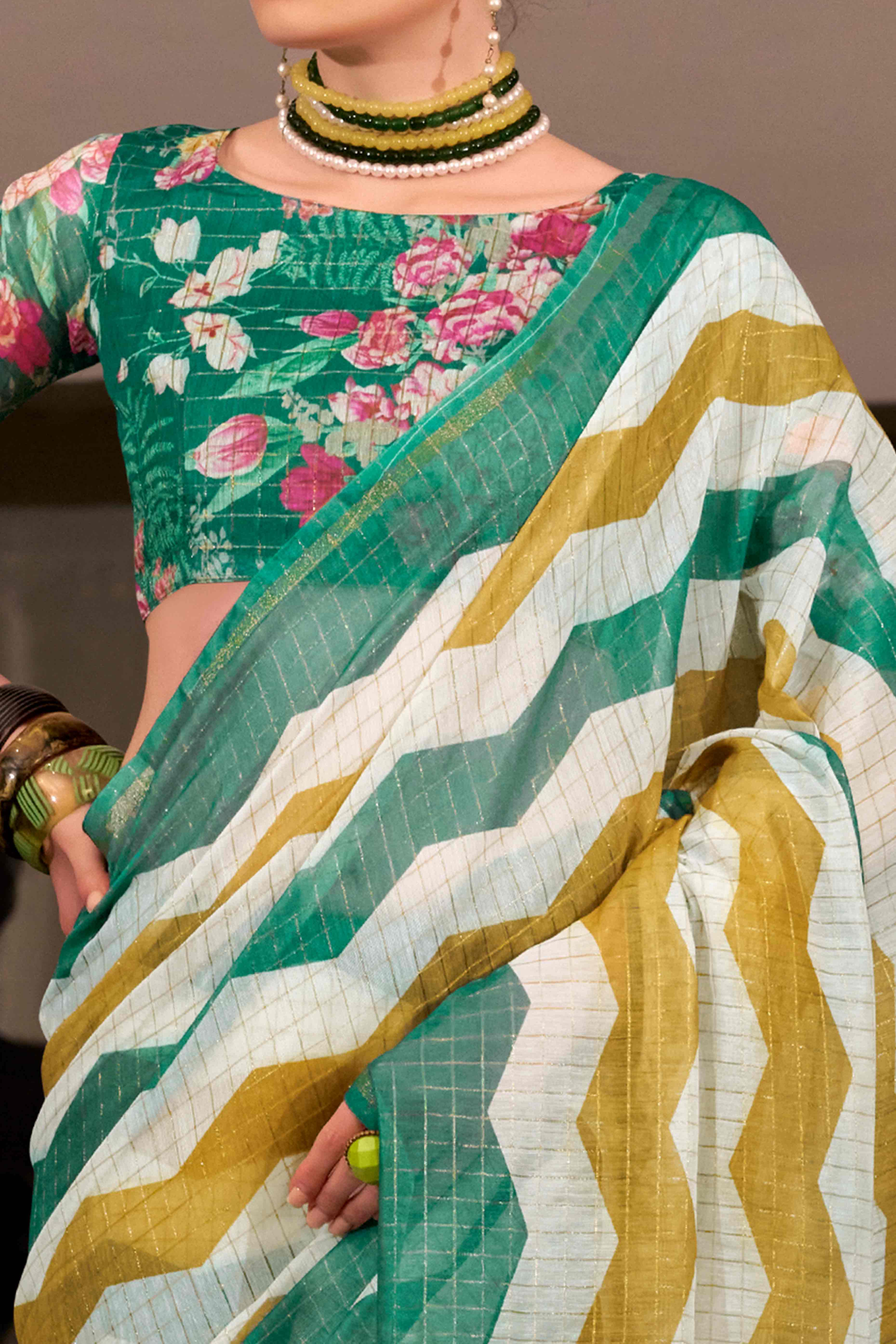 Green Woven Cotton Silk Saree With A Zig-Zag Pattern