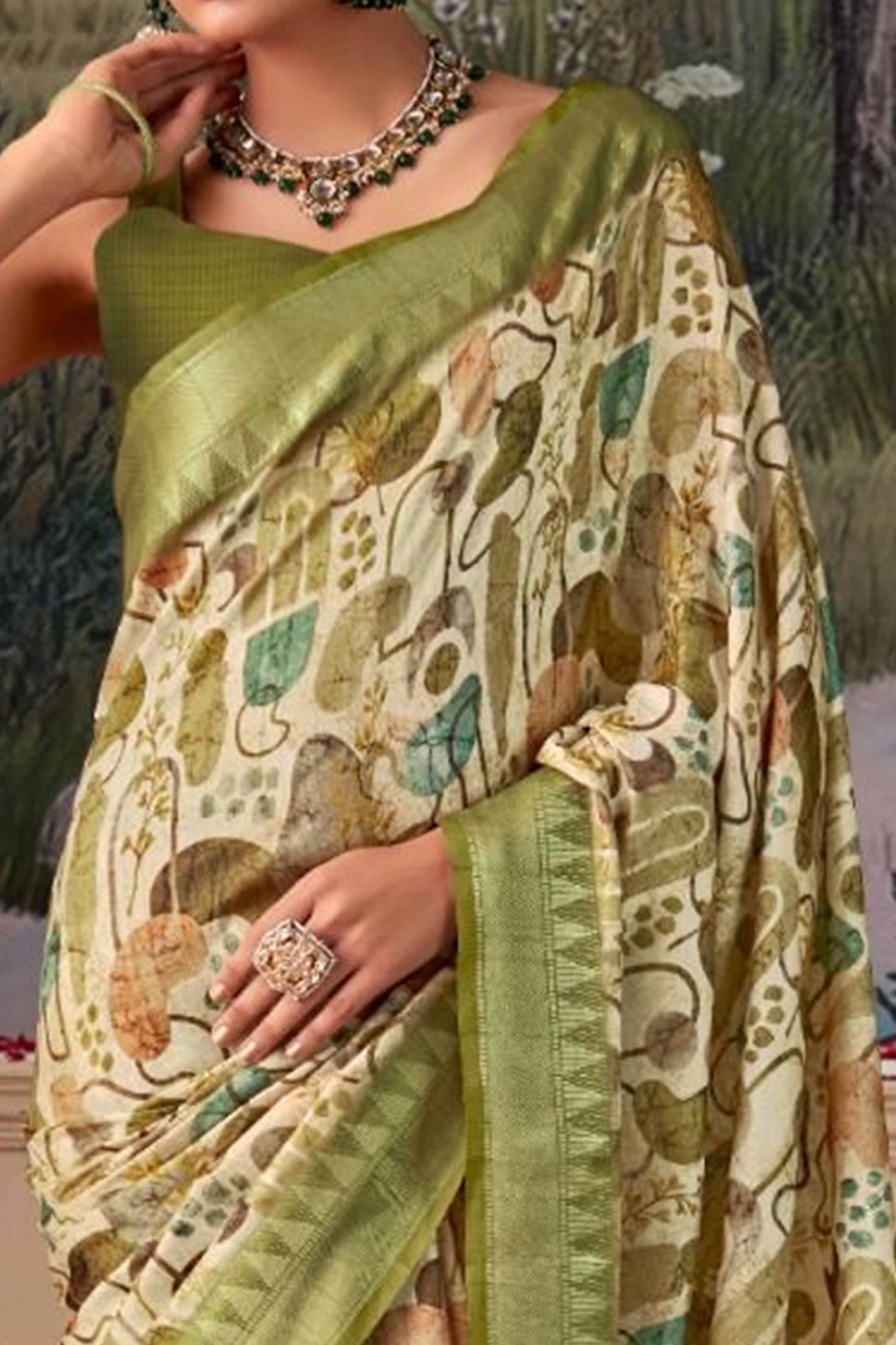 Trendy Digital Printed Silk Blend Saree in Green