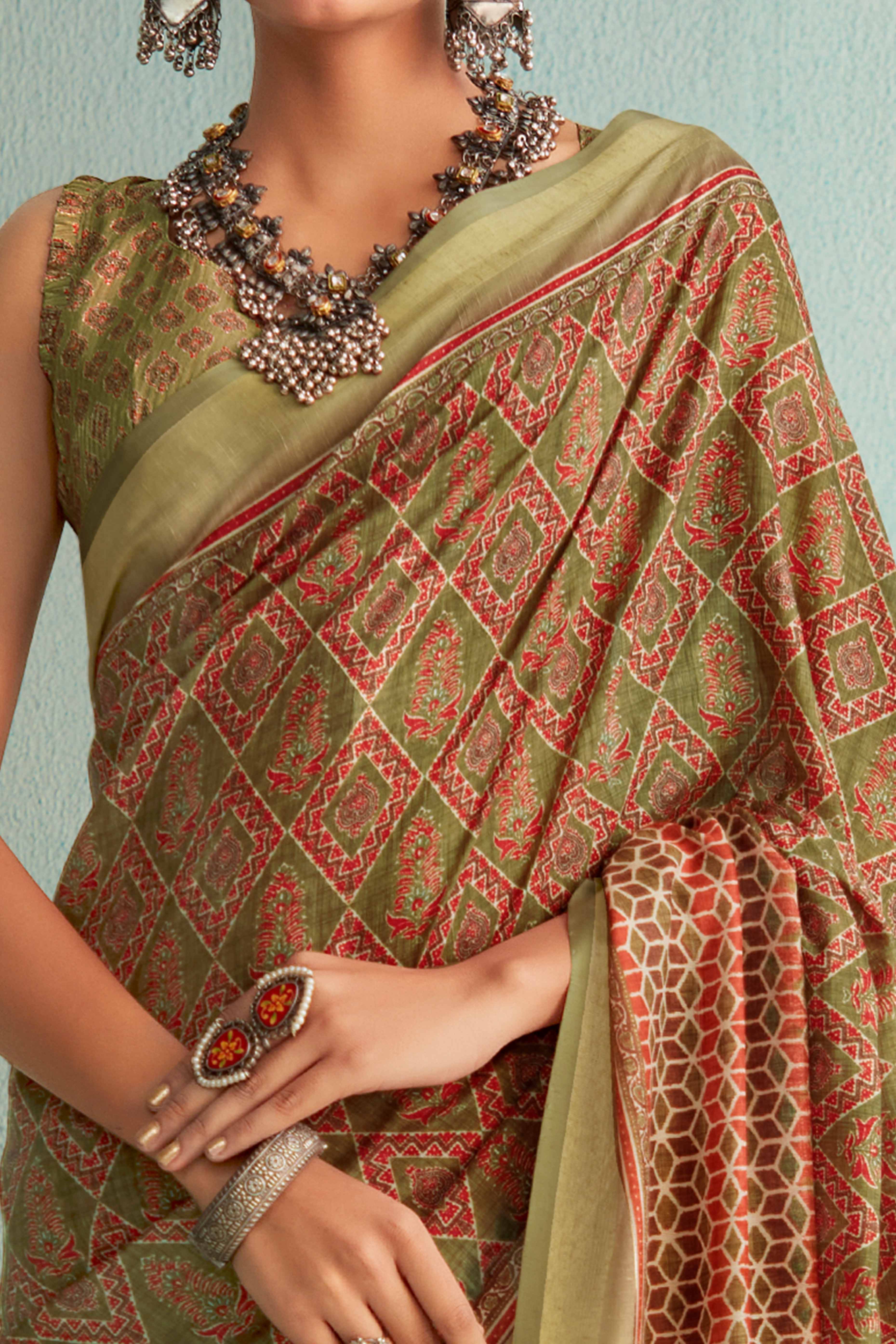 Designer Mehandi Green Handloom Saree with Digital Print on Silk Blend Fabric