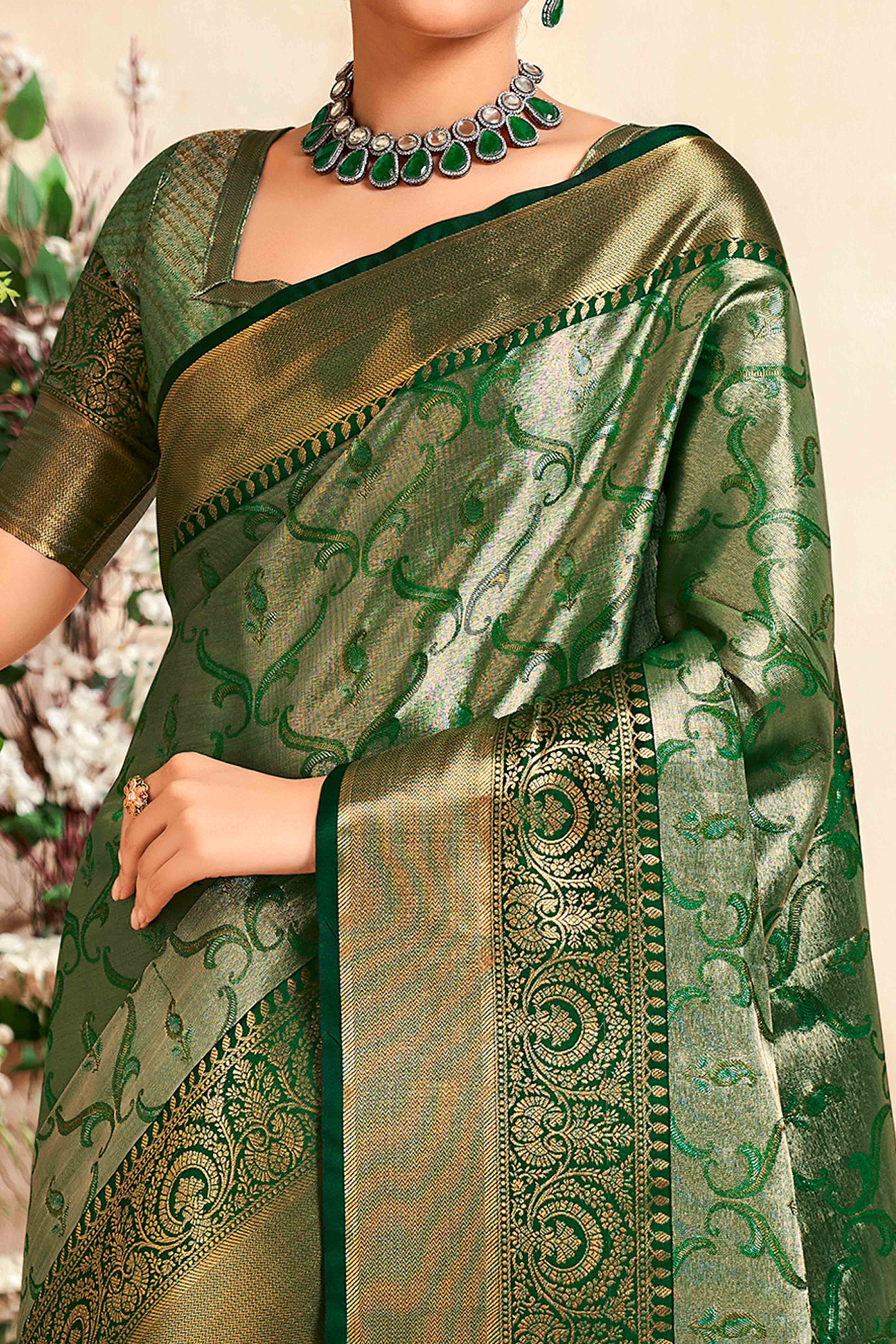 Green Kanjivaram Silk Saree With Lustrous Zari Artistry