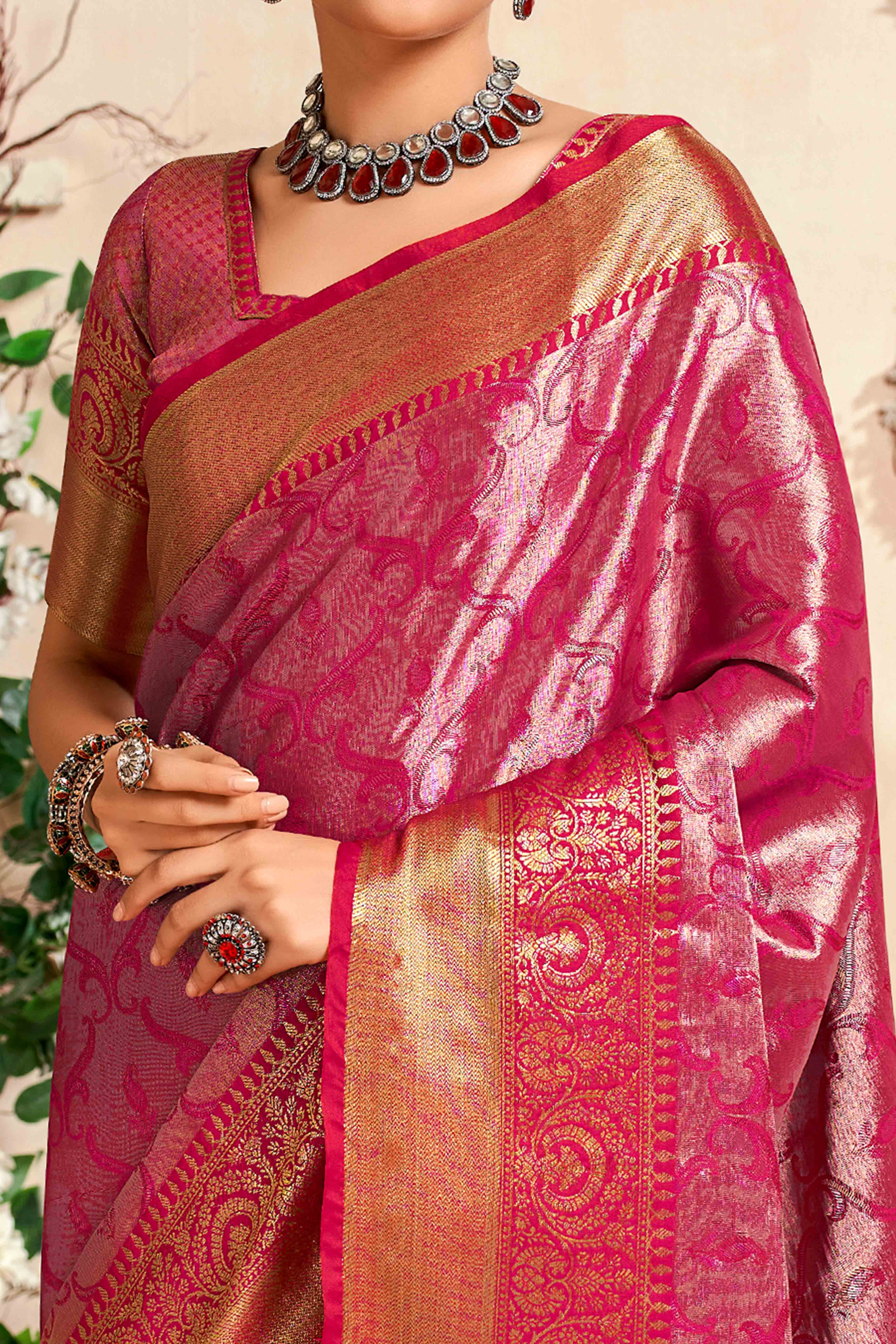 Pink Kanjivaram Silk Saree With Lustrous Zari Artistry