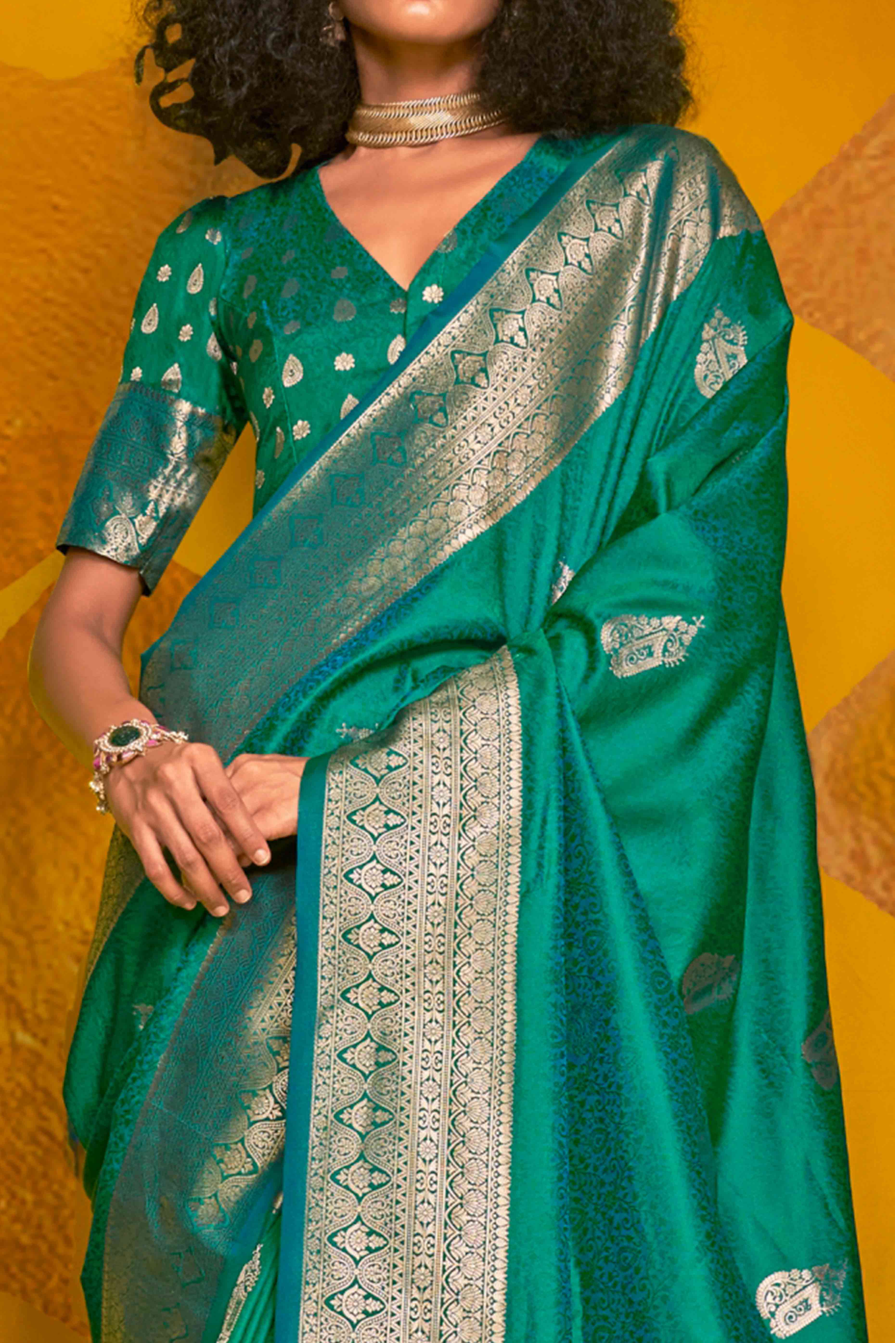 Rama Green Floral Zari Weaving Banarasi Silk Saree
