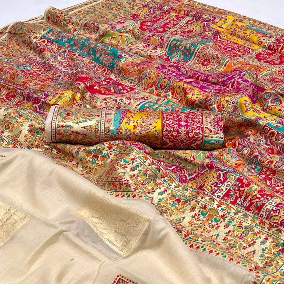 Off White Floral Embroidered Woven Chanderi Silk Saree