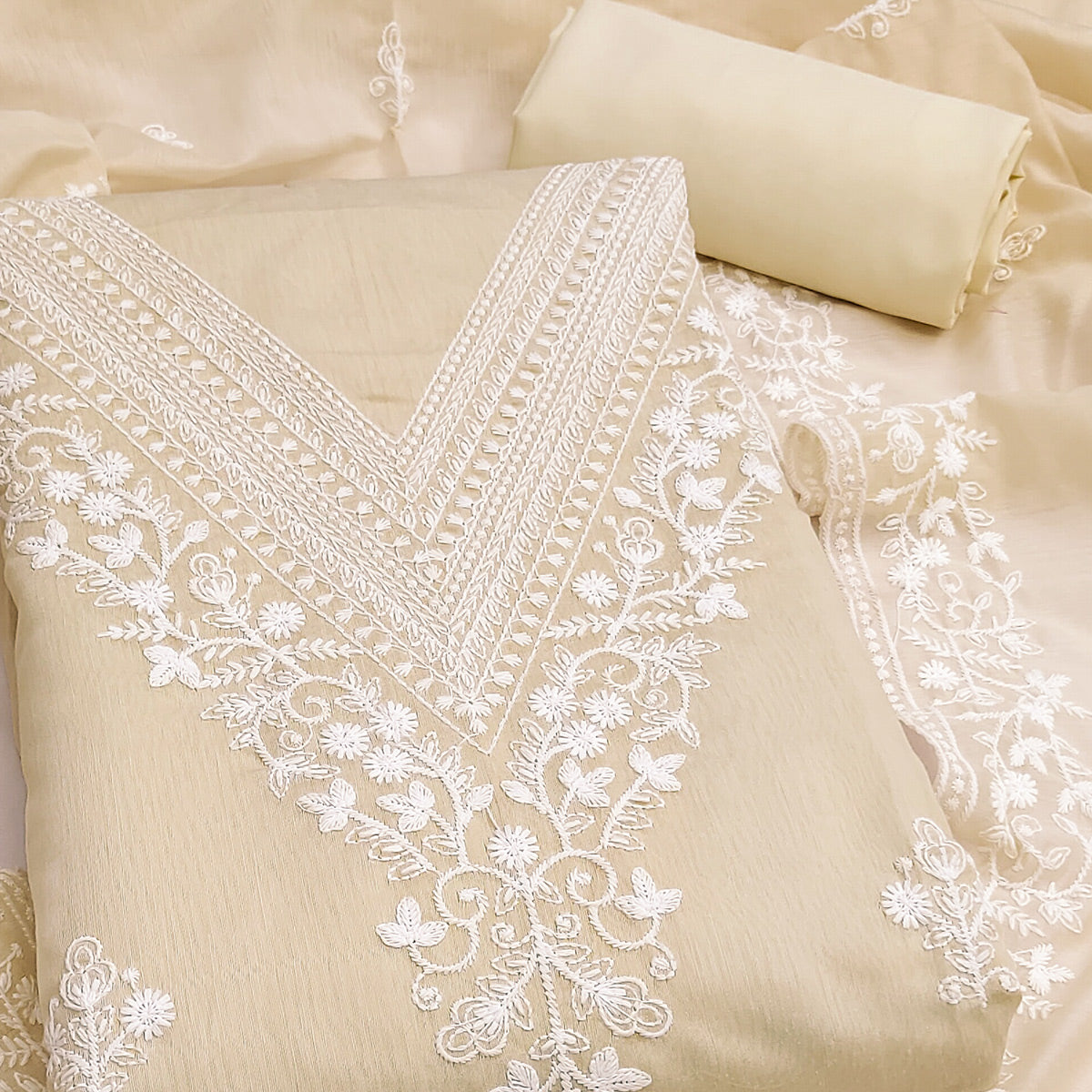 Traditional Cream Chanderi Silk Suit Fabric with Embroidered Floral Patterns - Image 3
