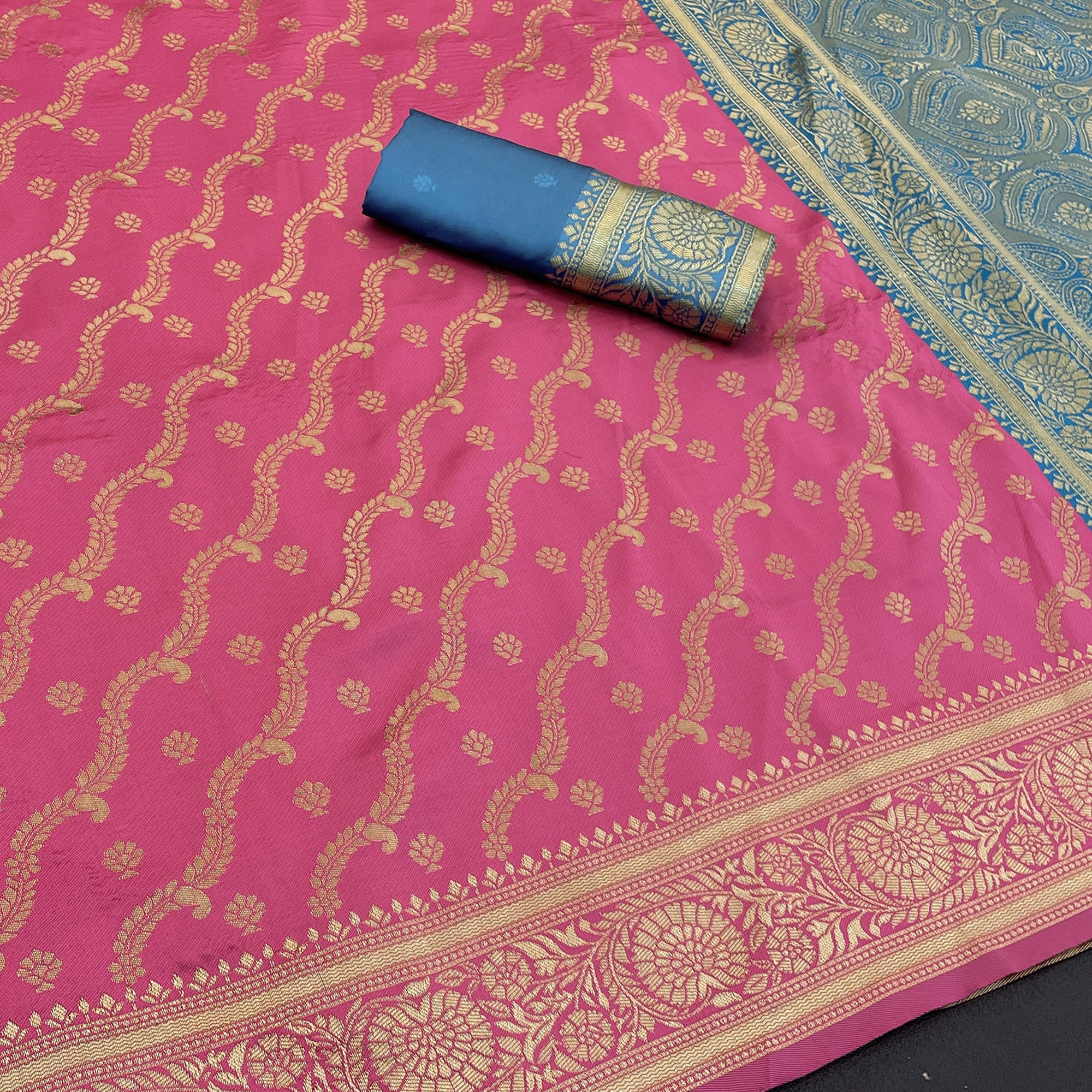 Graceful Pink Banarasi Silk Saree Featuring Intricate Floral Zari Weaving Work