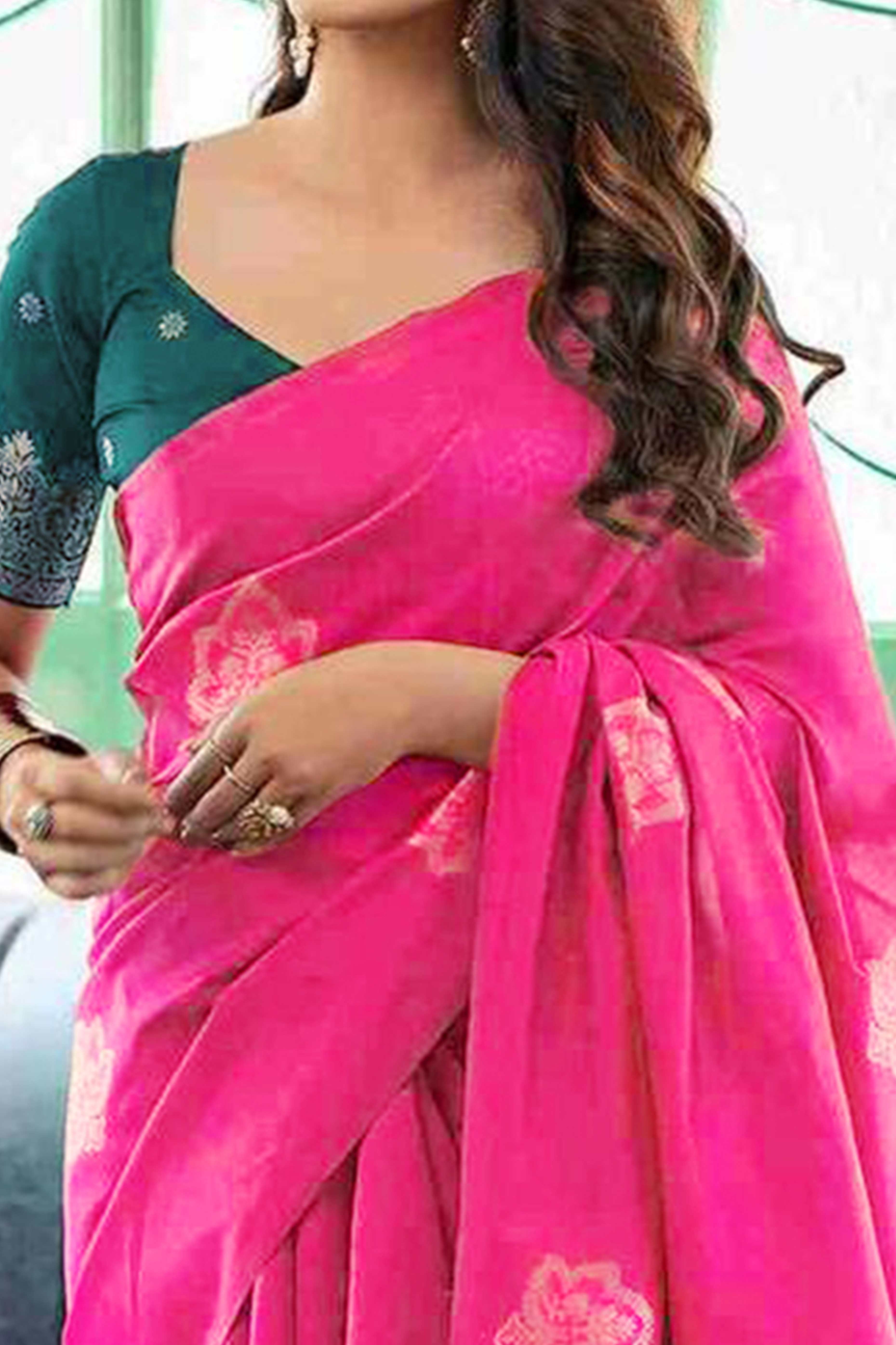 Pink Banarasi Silk Saree Adorned with Elegant Floral Zari Weaving
