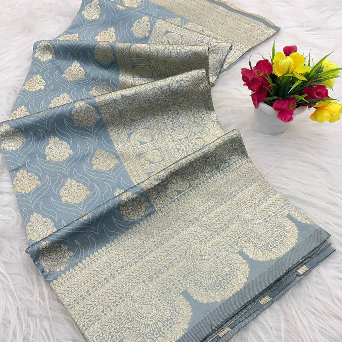 Blue Floral Zari Woven Pure Banarasi Silk Saree Designed for Luxurious Festive Elegance