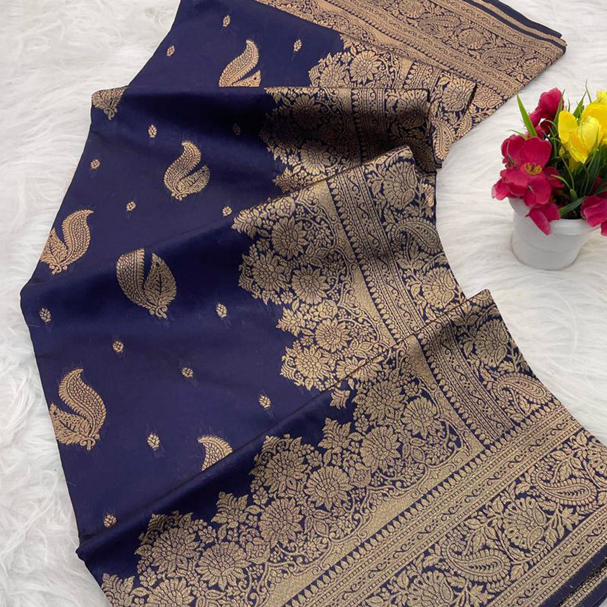 Blue Pure Banarasi Silk Saree Adorned with Exquisite Floral Zari Weaving