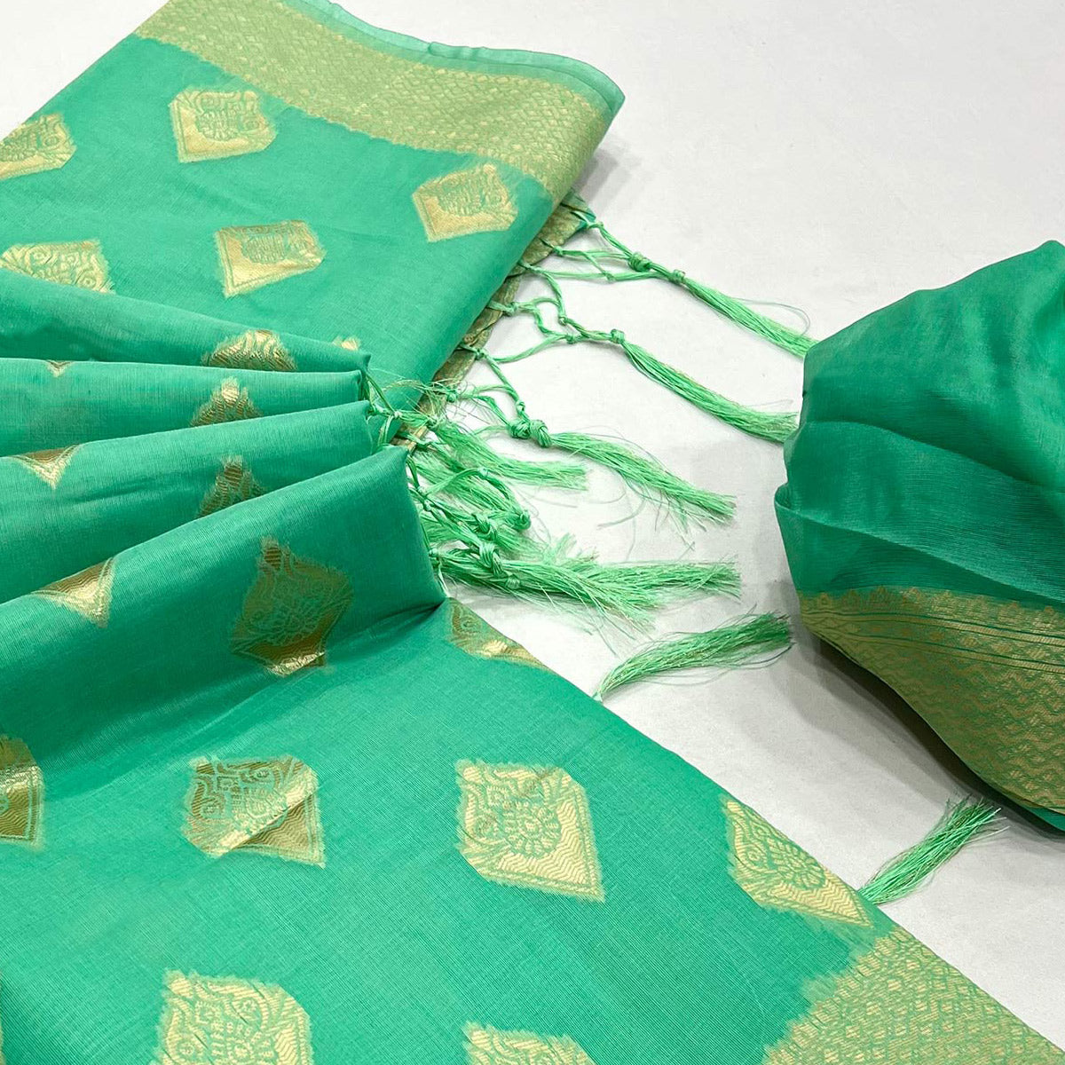 Rama Green Woven Cotton Blend Saree With Tassels