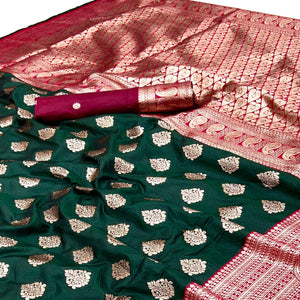 Dazzling Zari Woven Green Art Silk Saree Accented With A Heritage Banarasi Pallu