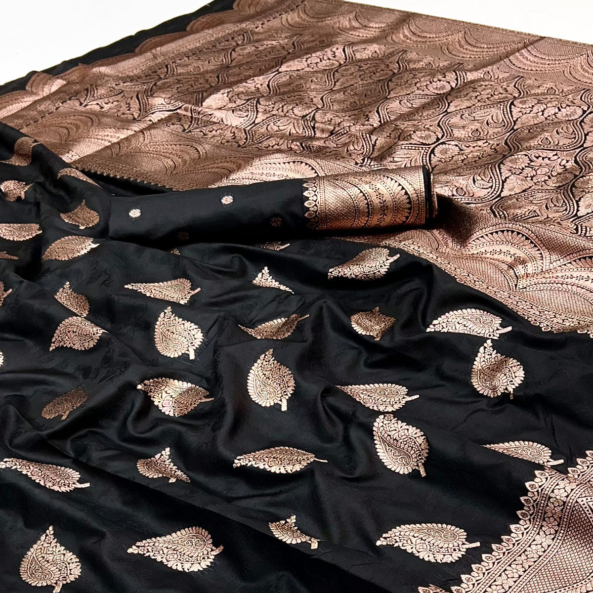 Black Art Silk Saree With Intricate Zari Weaving & Rich Banarasi Pallu