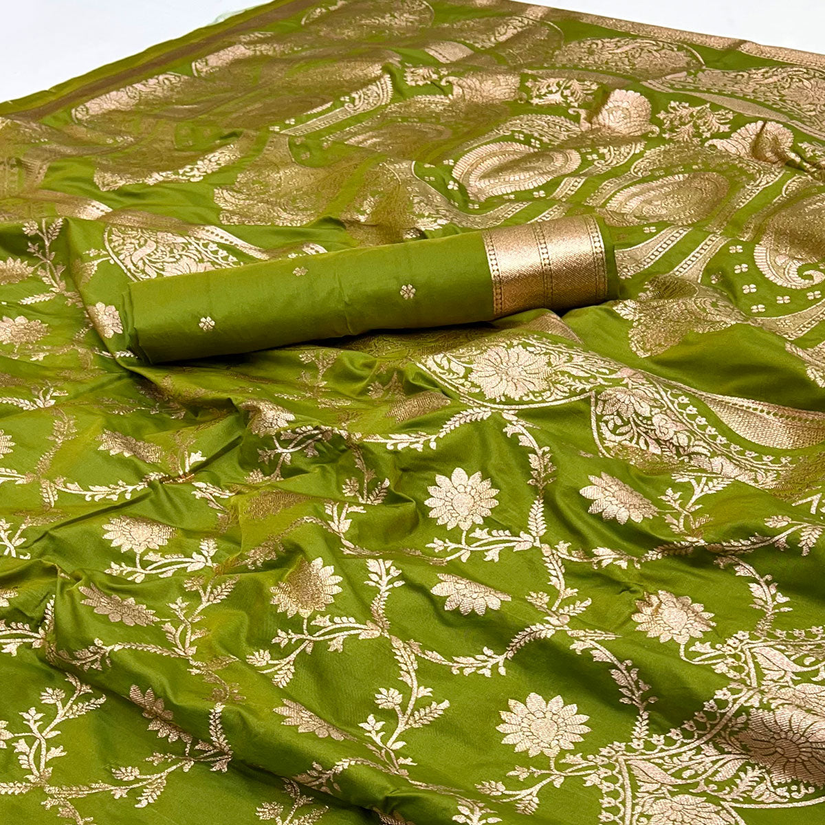 Green Art Silk Saree With Intricate Floral Zari Weaving & Banarasi Pallu