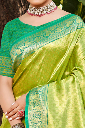 Green Paithani Saree In Kanjivaram Silk Adorned With Intricate Floral Weaving