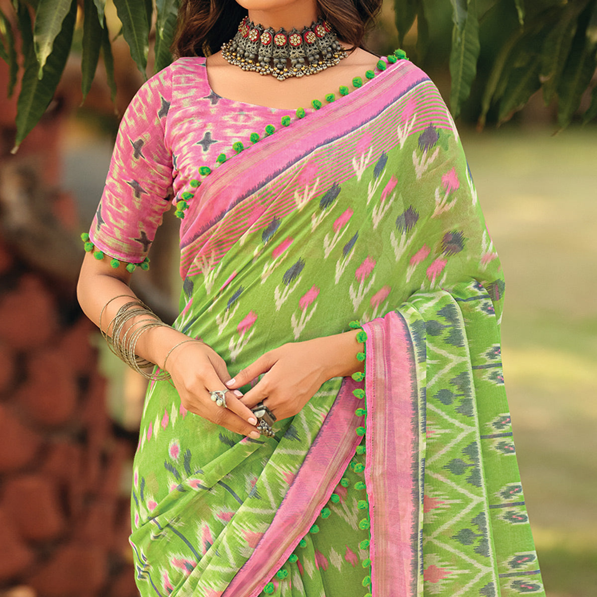 Green Printed Cotton Blend Saree With Pumpum Lace