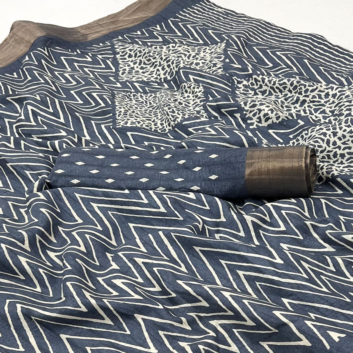 Grey Printed Cotton Blend Saree With Woven Border