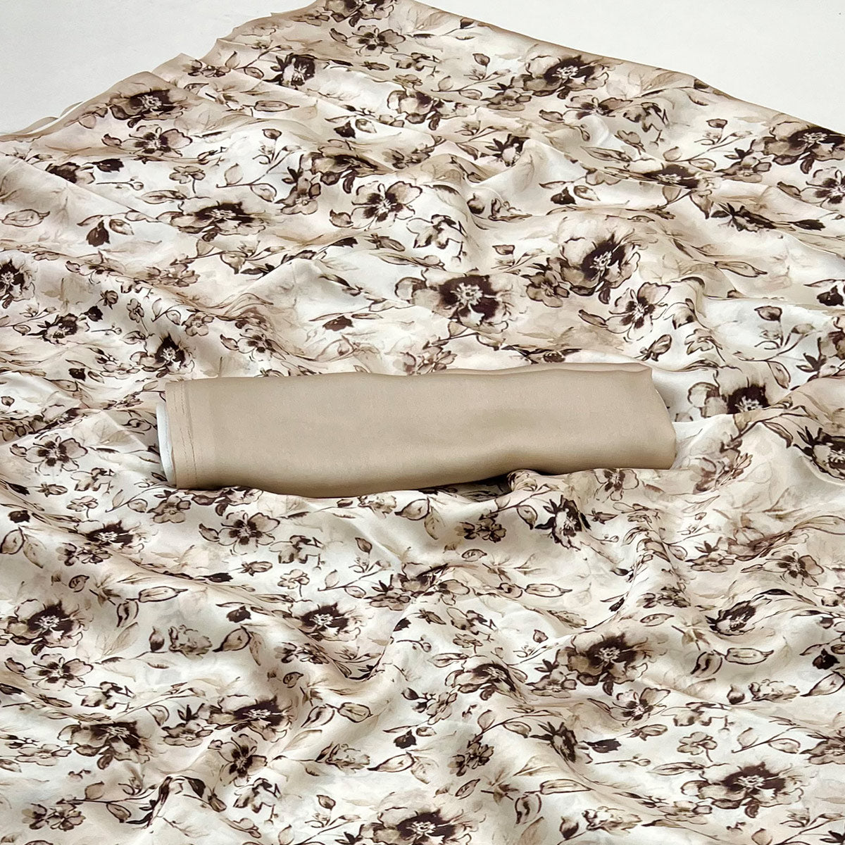 Offwhite Floral Digital Printed Georgette Saree