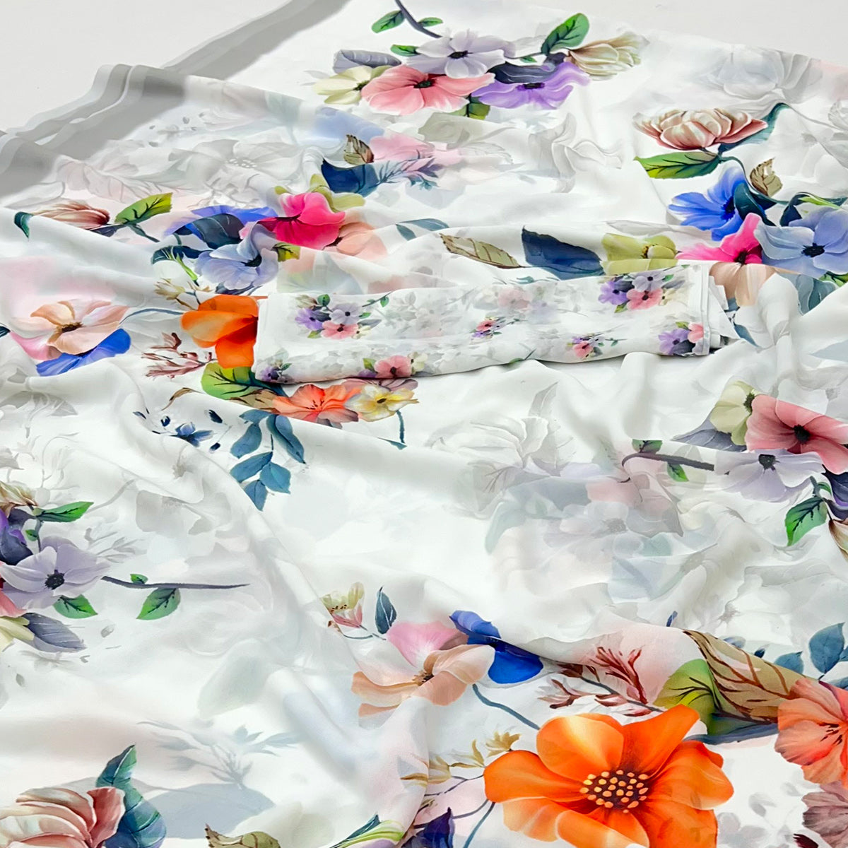 White Floral Printed Saree in Flowing Georgette Fabric