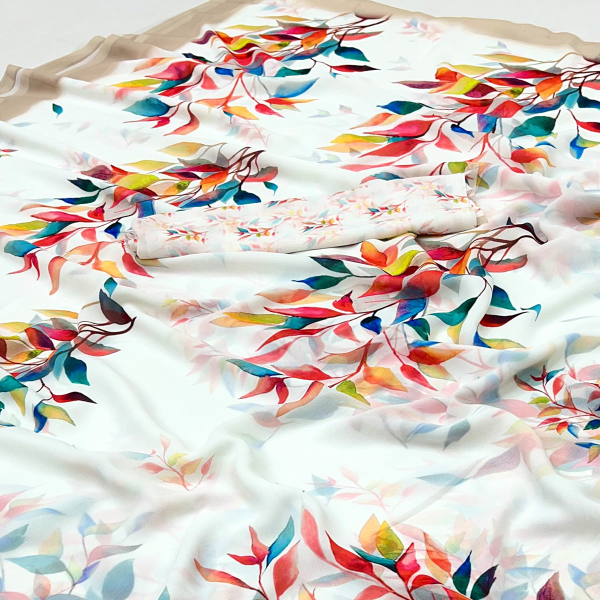 White Floral Printed Saree in Flowing Georgette Fabric