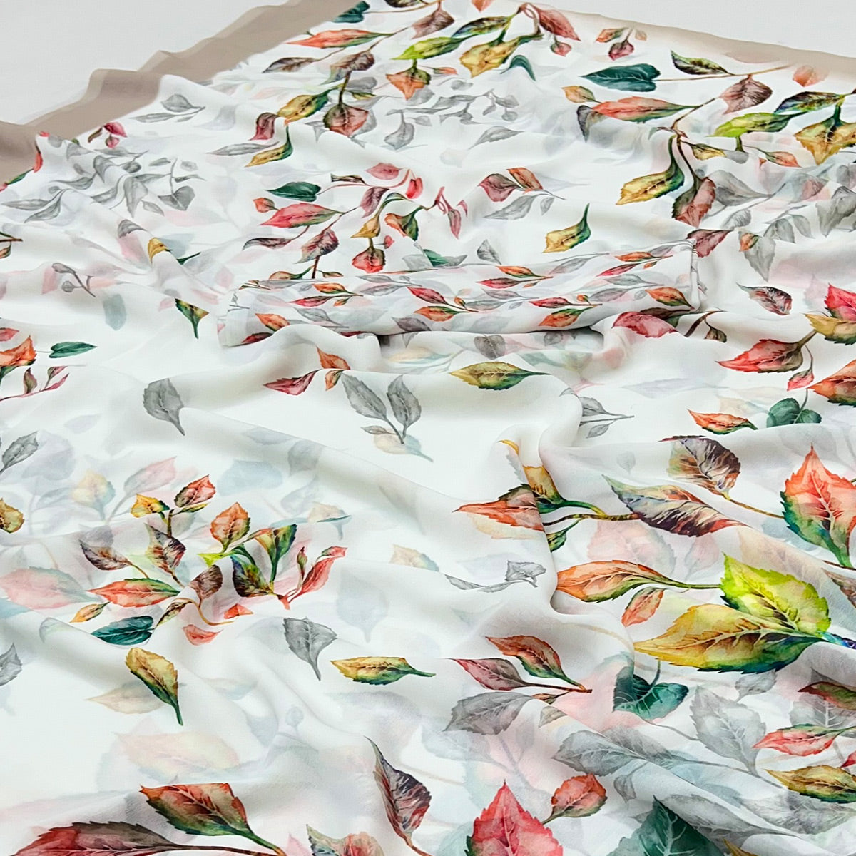 White Floral Printed Saree in Flowing Georgette Fabric