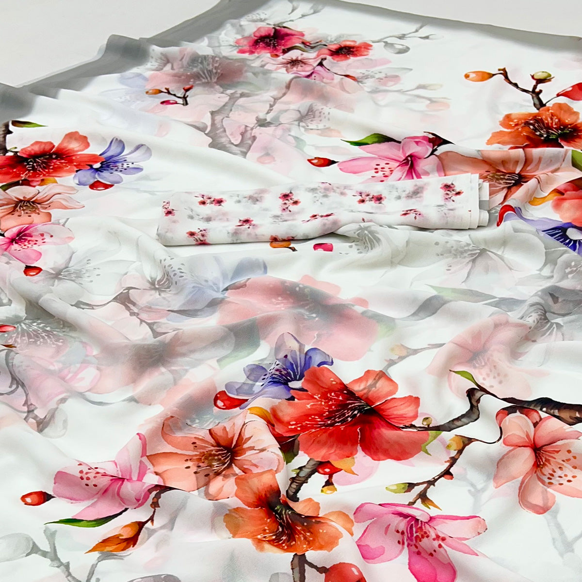 White Floral Printed Saree in Flowing Georgette Fabric