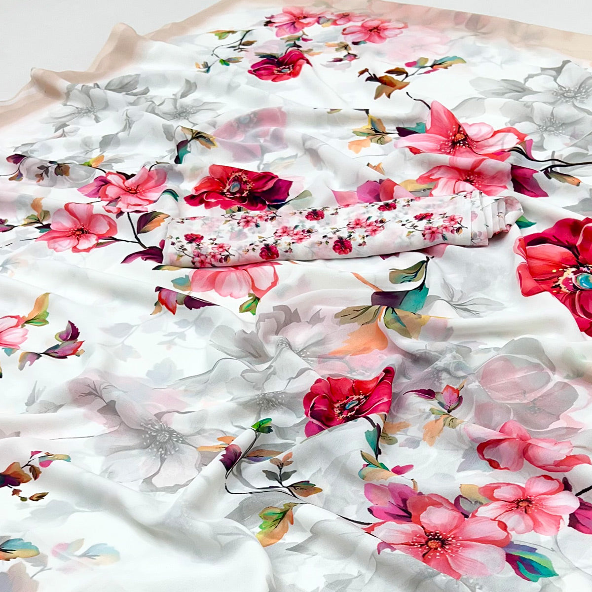 White Floral Printed Saree in Flowing Georgette Fabric