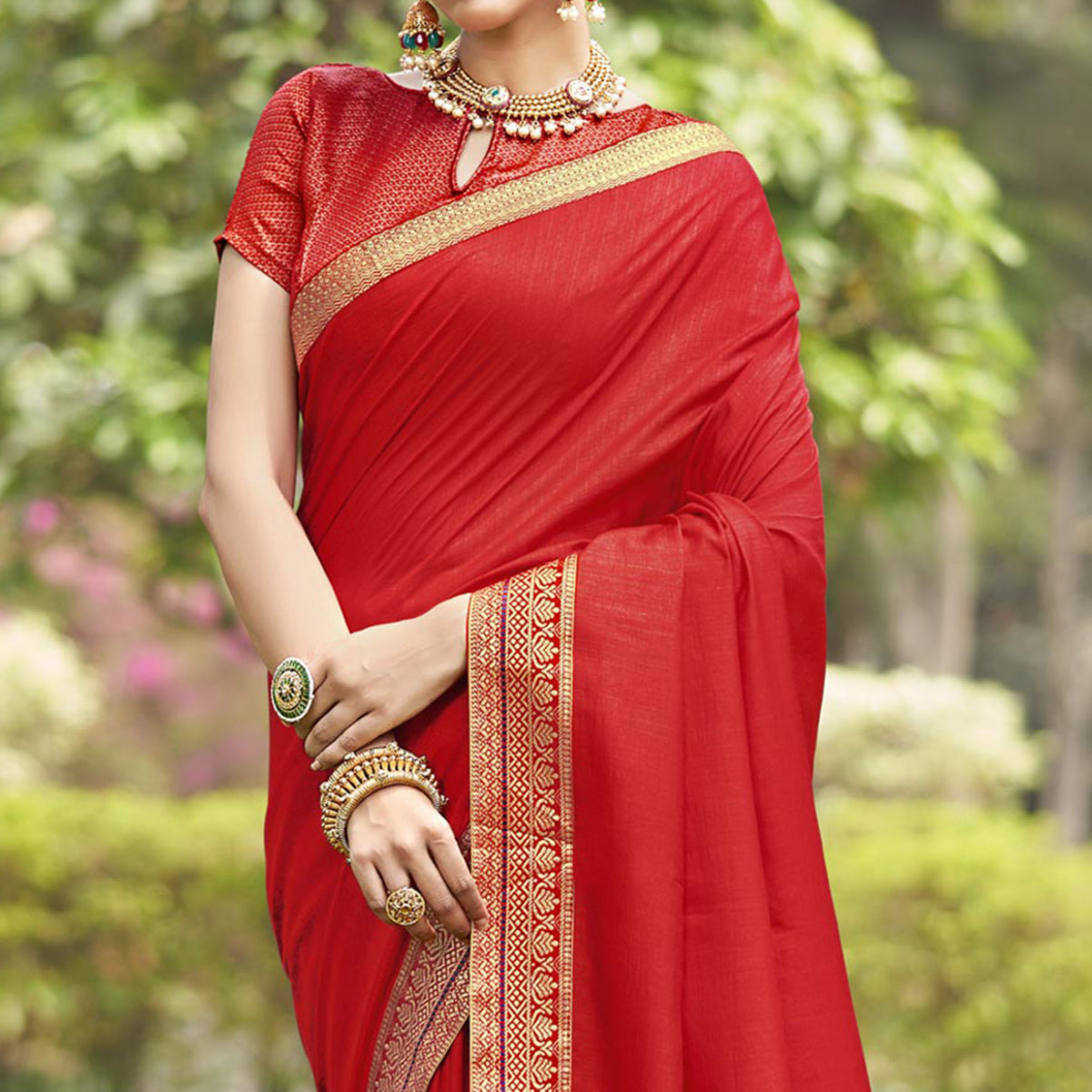 Red Solid Vichitra Silk Saree With Jacquard Border
