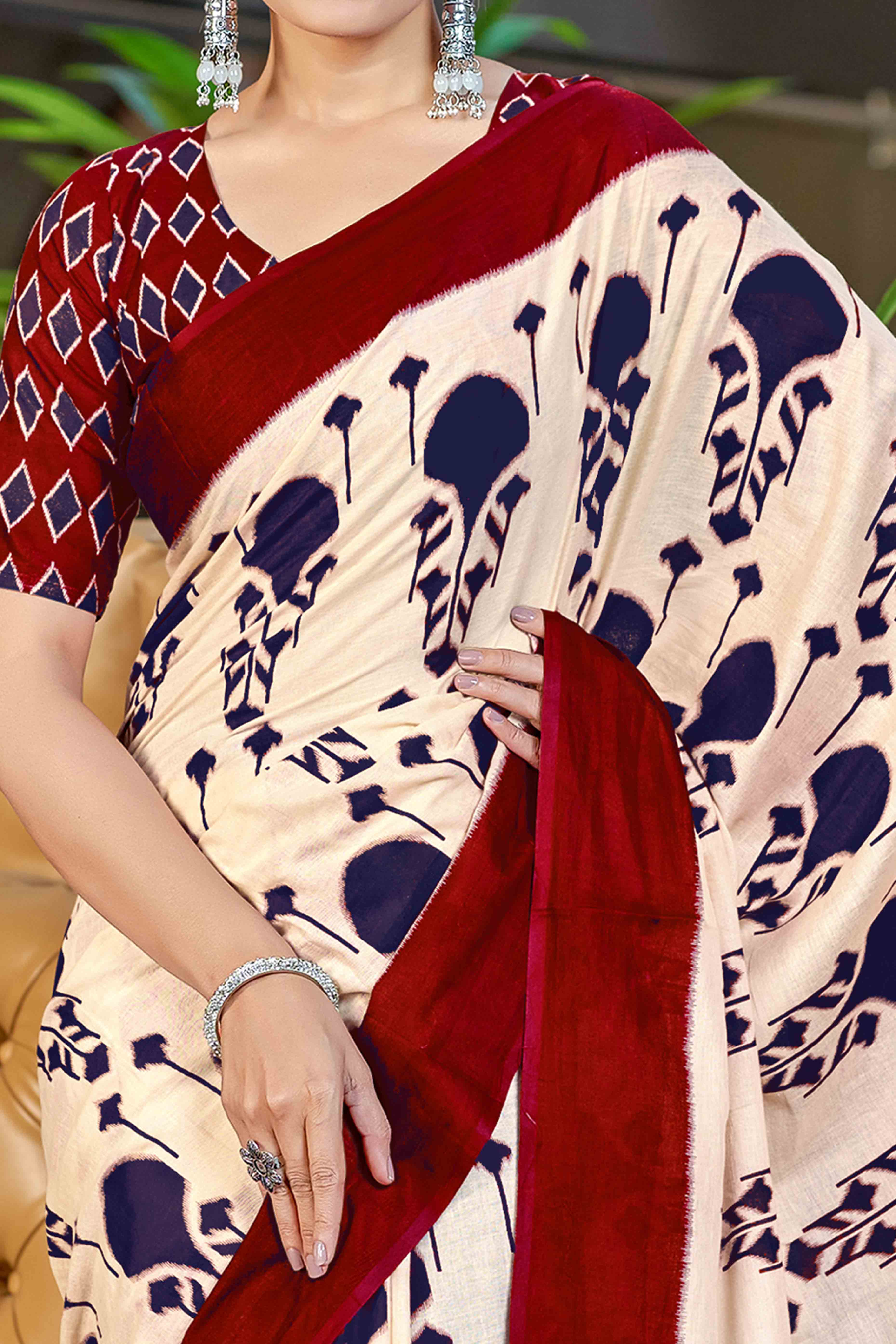 Cream & Maroon Abstract Printed Soft Pure Cotton Saree