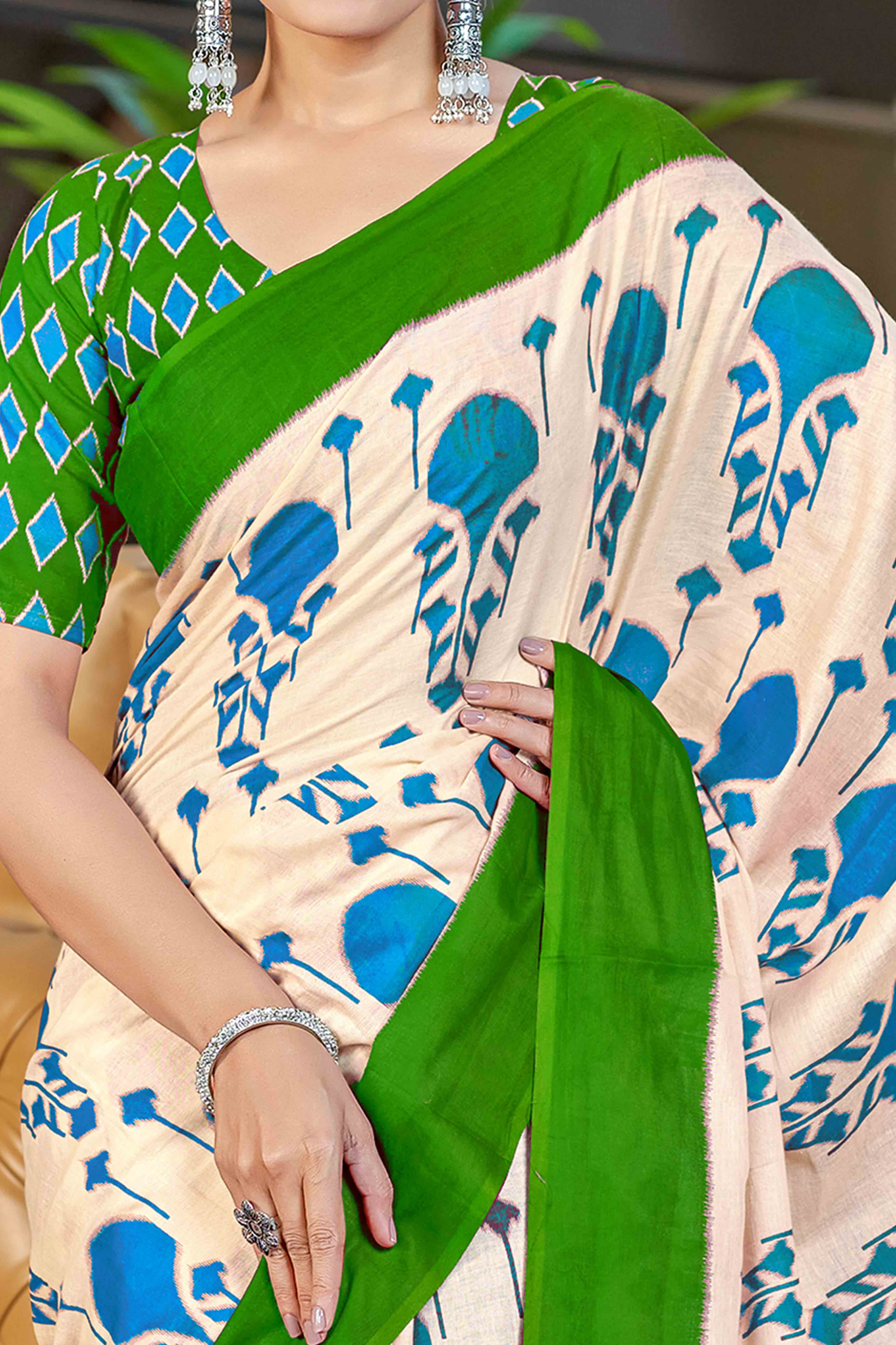 Cream & Parrot Green Abstract Printed Soft Pure Cotton Saree