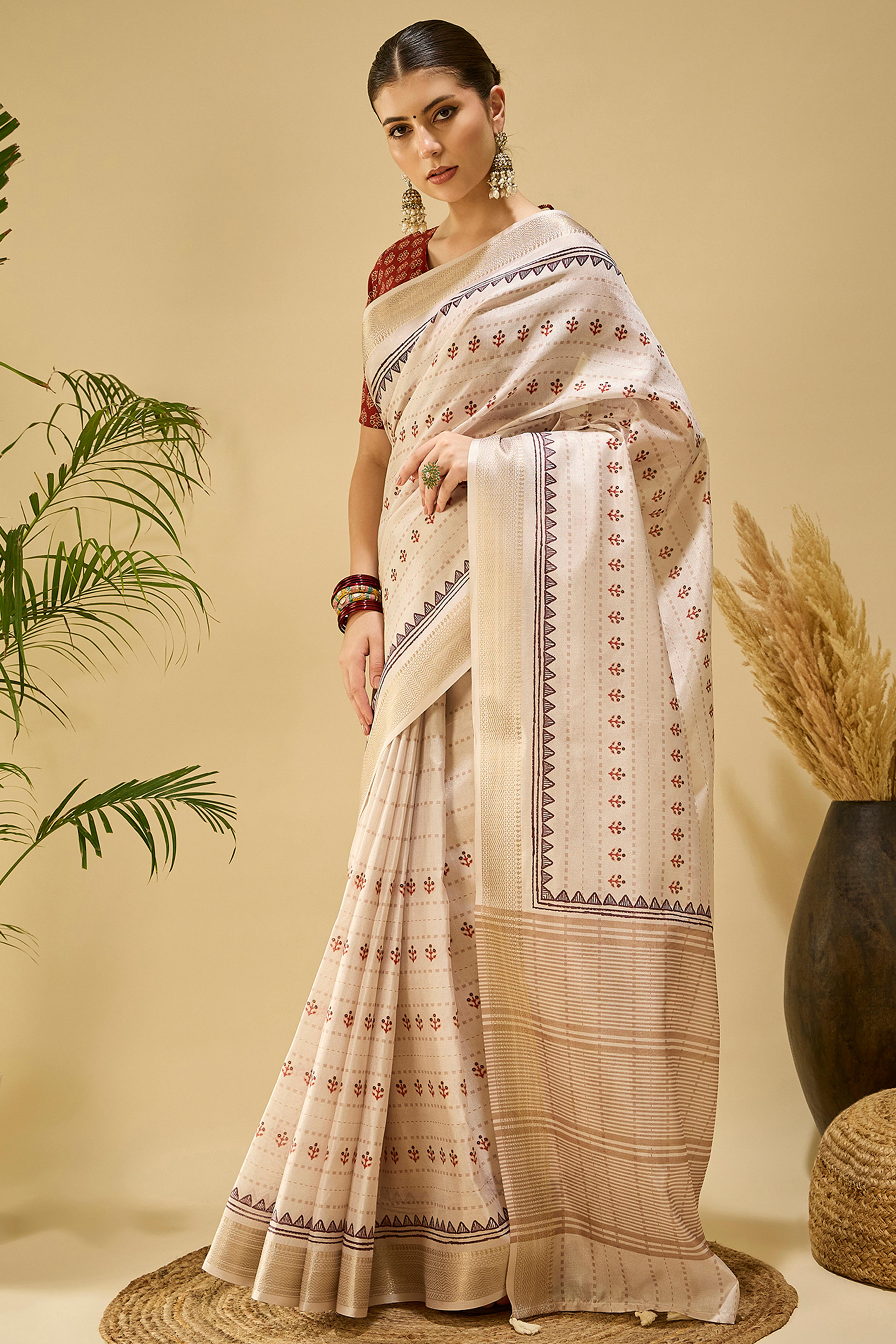 Charming Cream Floral Print Katki Cotton Silk Saree Featuring Stylish Tassel Pallu