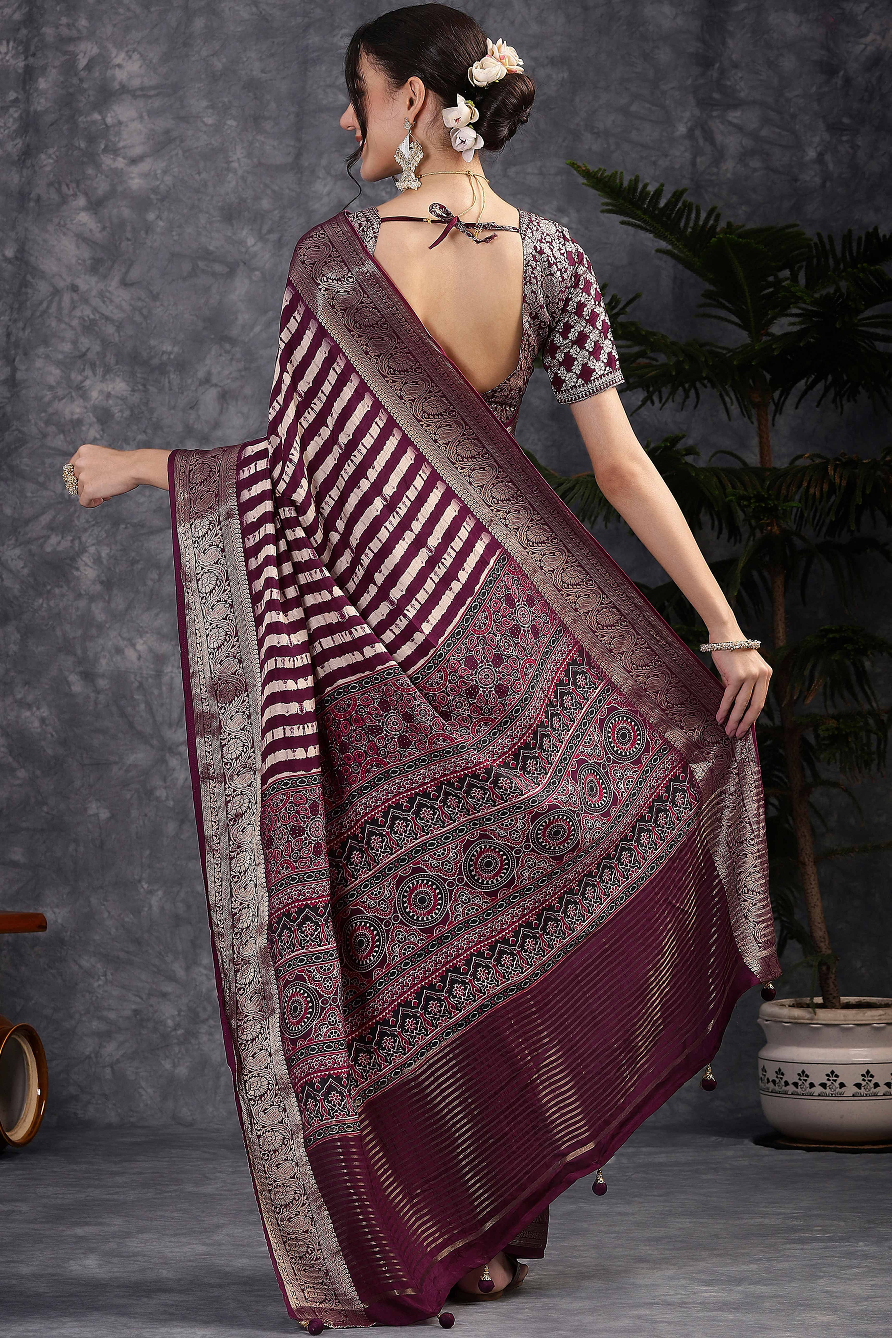 Wine Dola Silk Saree Featuring Abstract Print & Jacquard Border