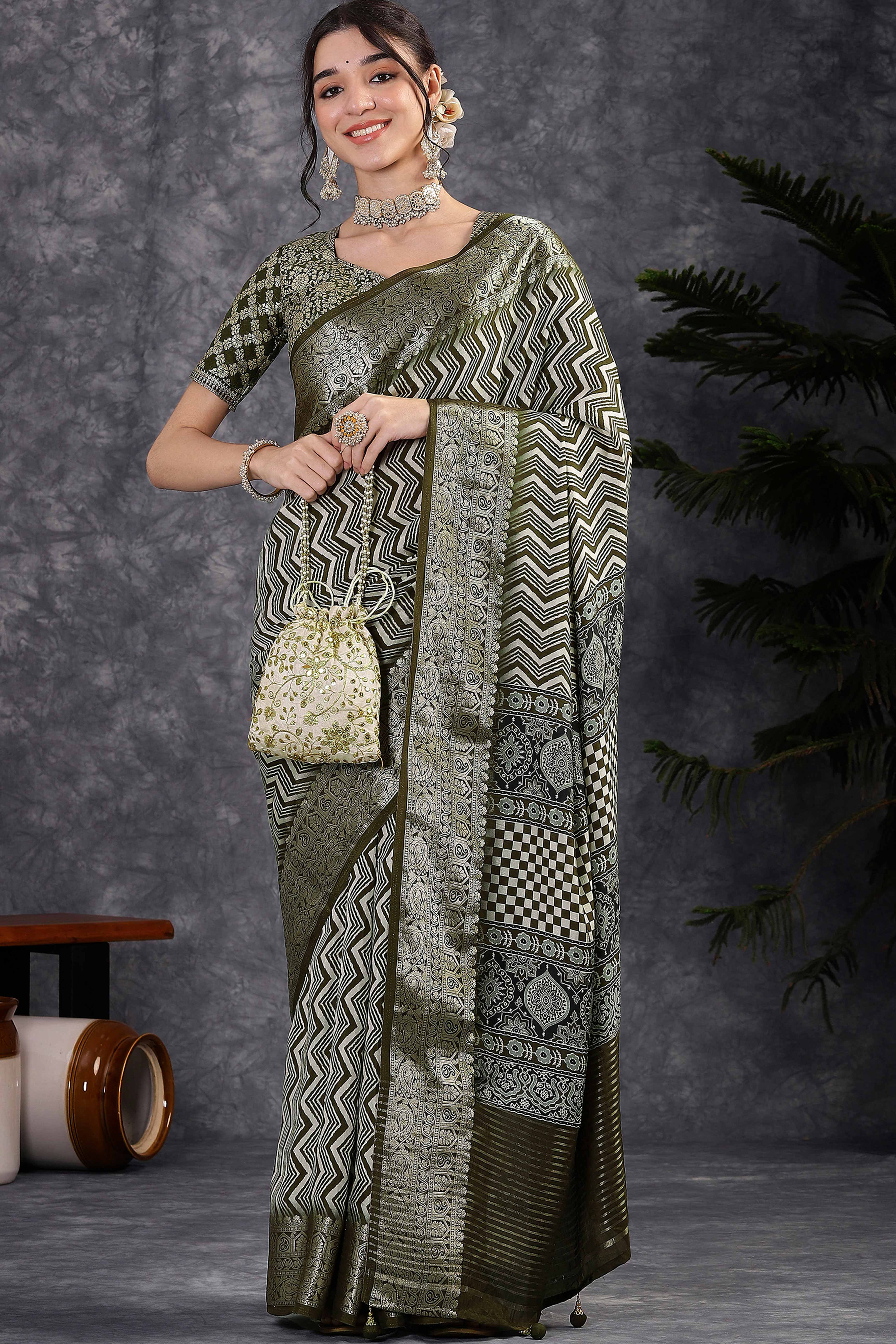 Abstract Pattern Dola Silk Saree in Off White & Green with Jacquard Detailing
