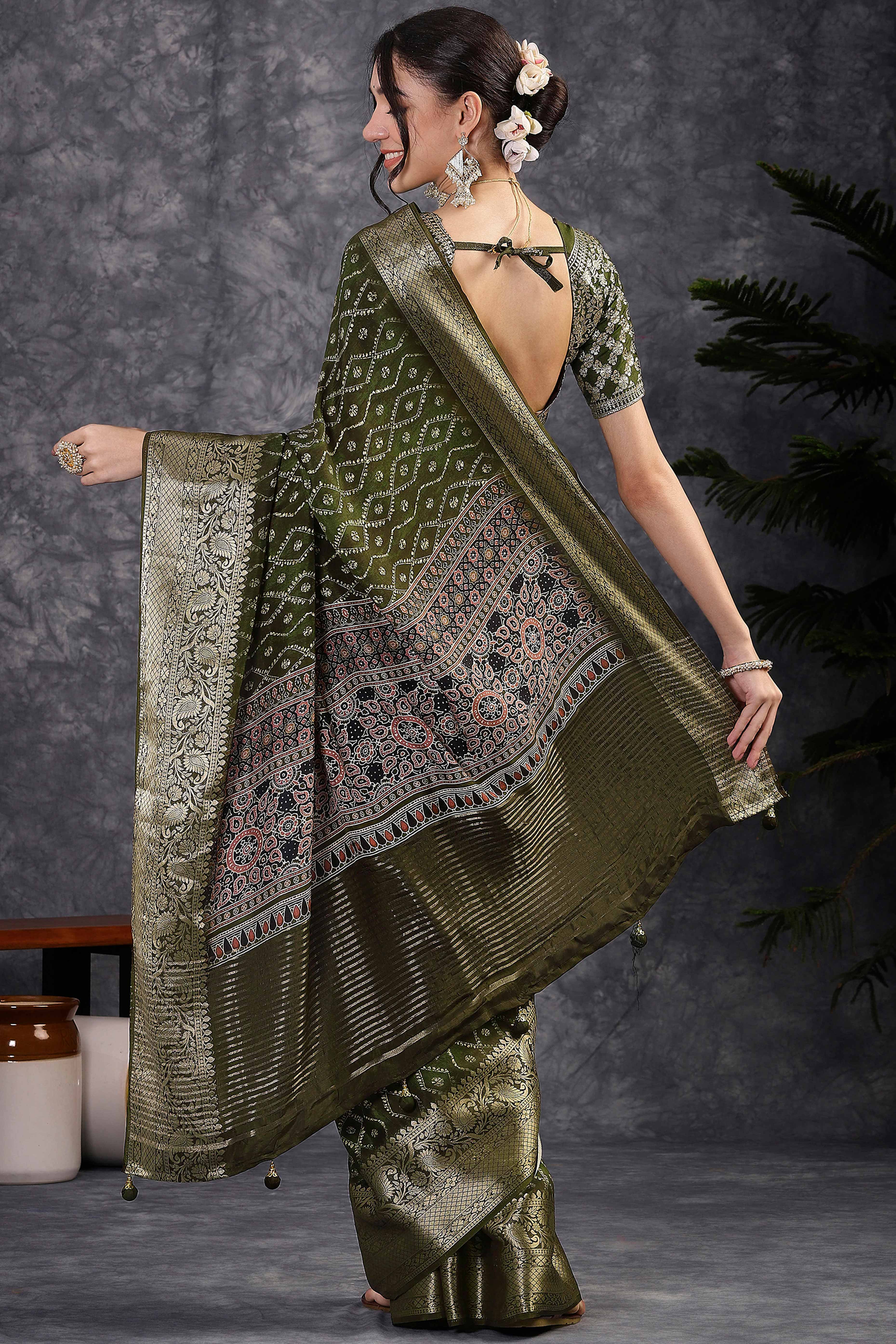 Abstract Pattern Dola Silk Saree in Green with Jacquard Detailing