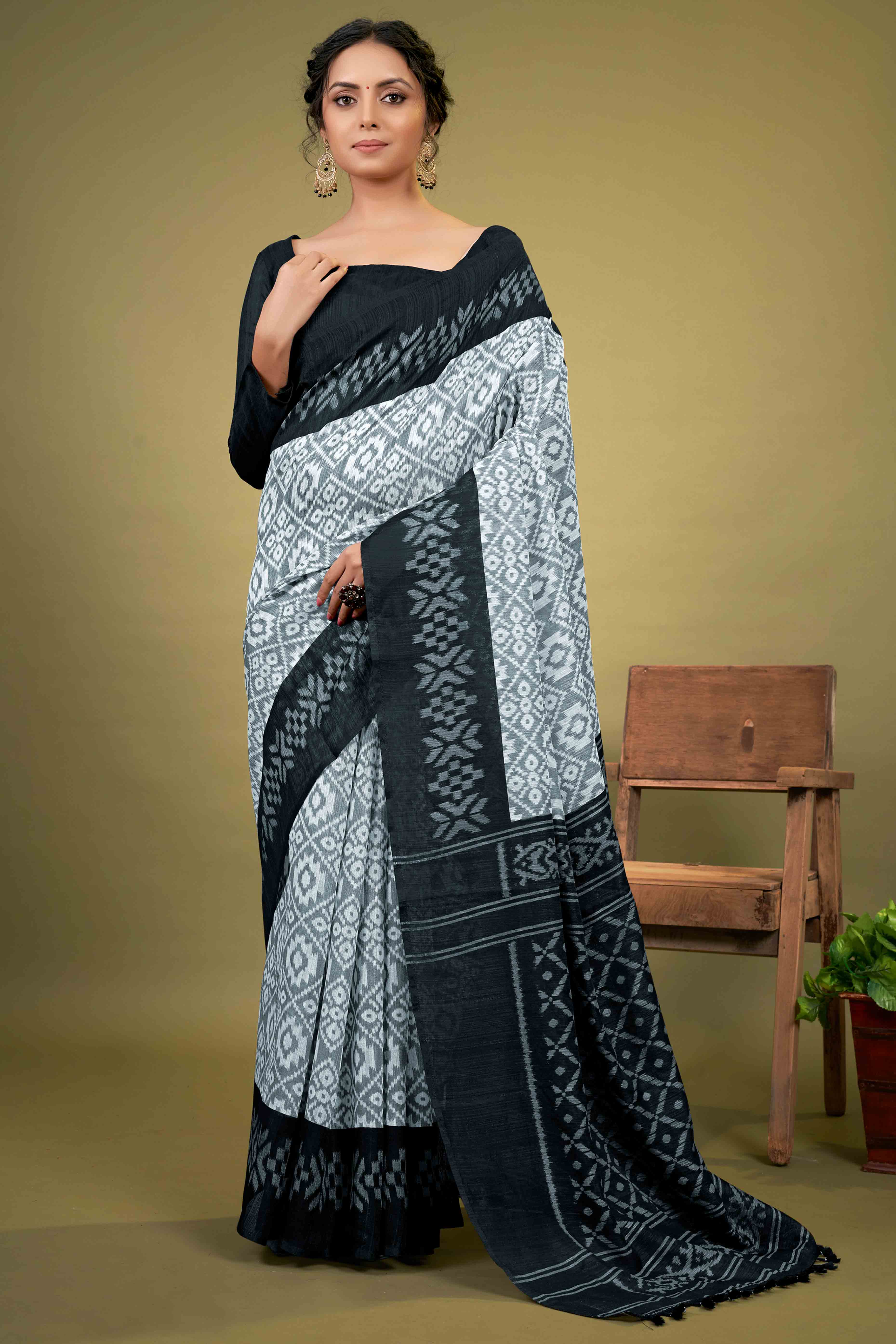 Black Ikkat Printed Cotton Slub Saree