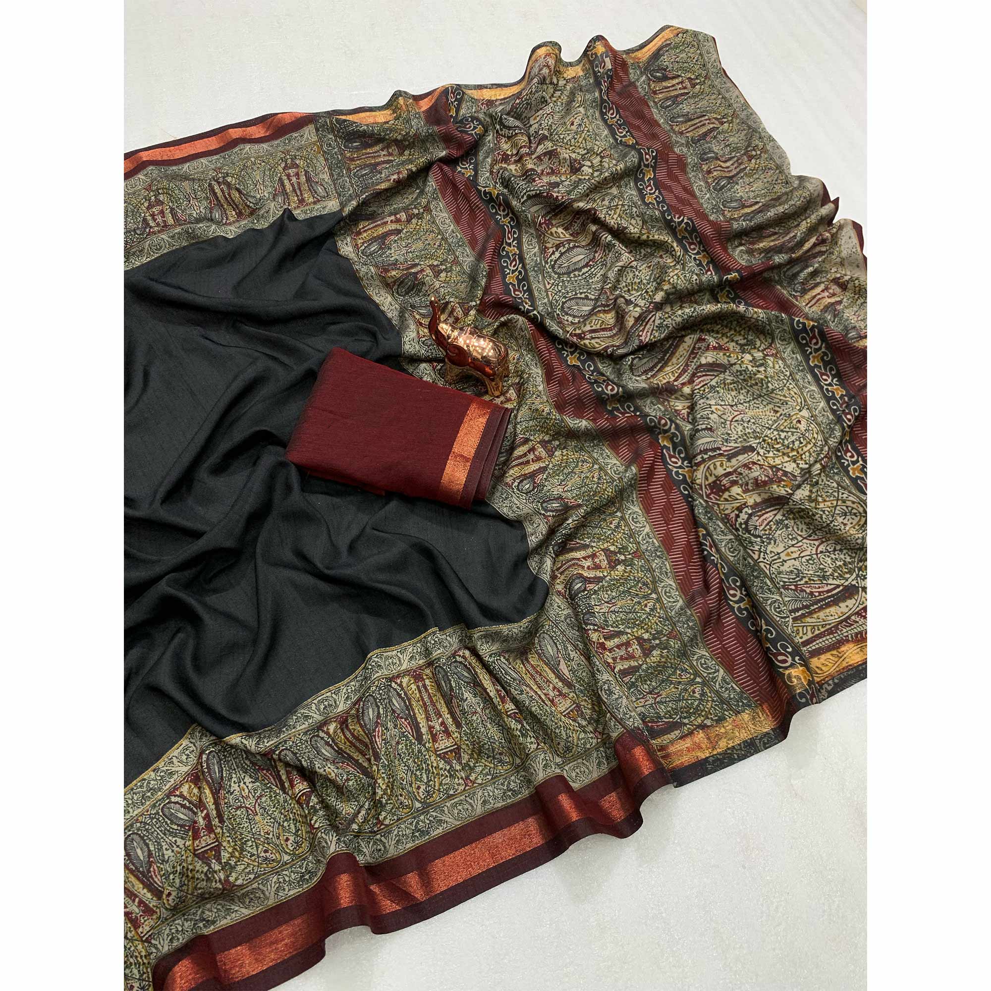 Black Solid Maheshwari Silk Blend Saree Adorned With Ajrakh Print & Two Tone Finish