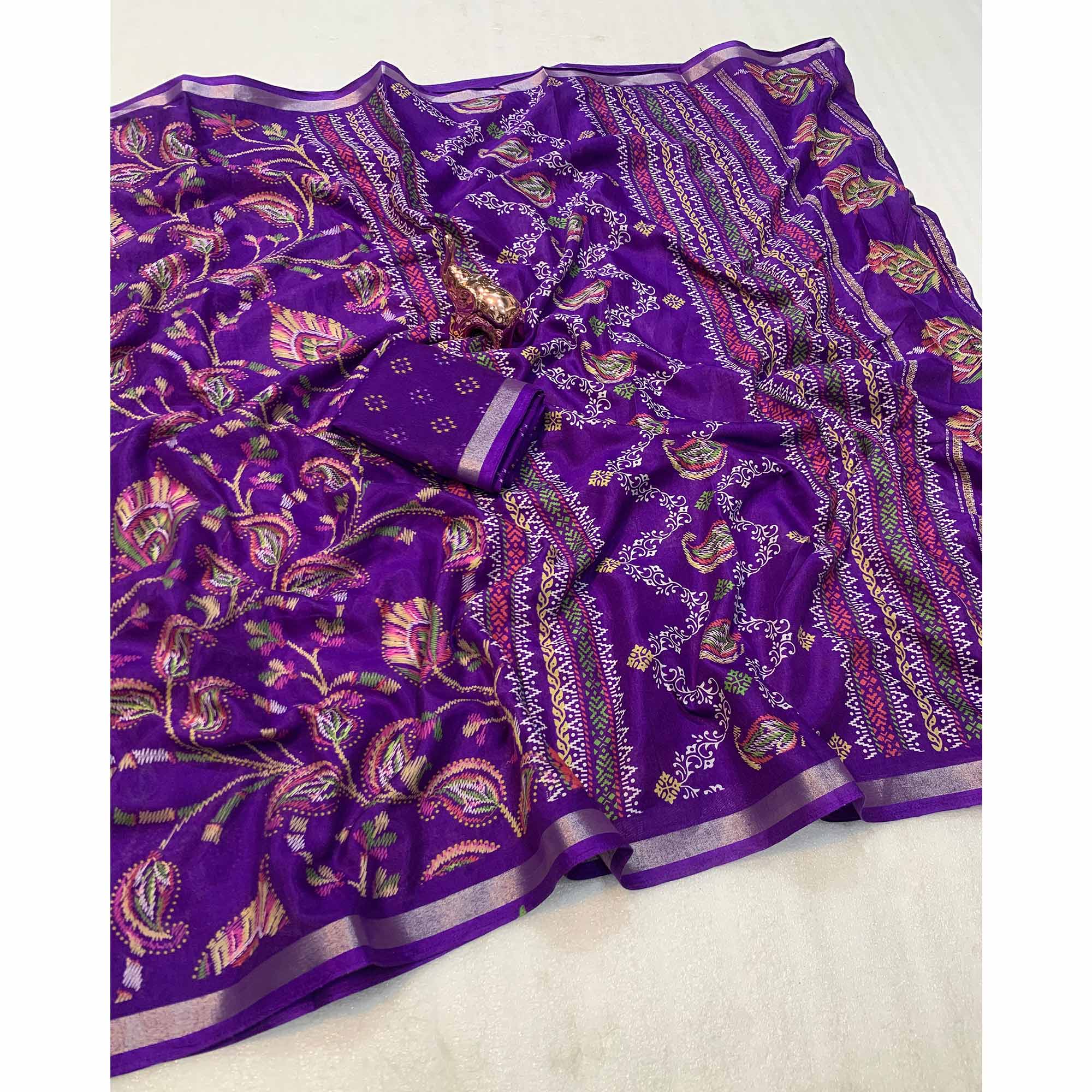 Purple Maheshwari Silk Blend Saree Adorned With Elegant Floral Print & Two Tone Finish