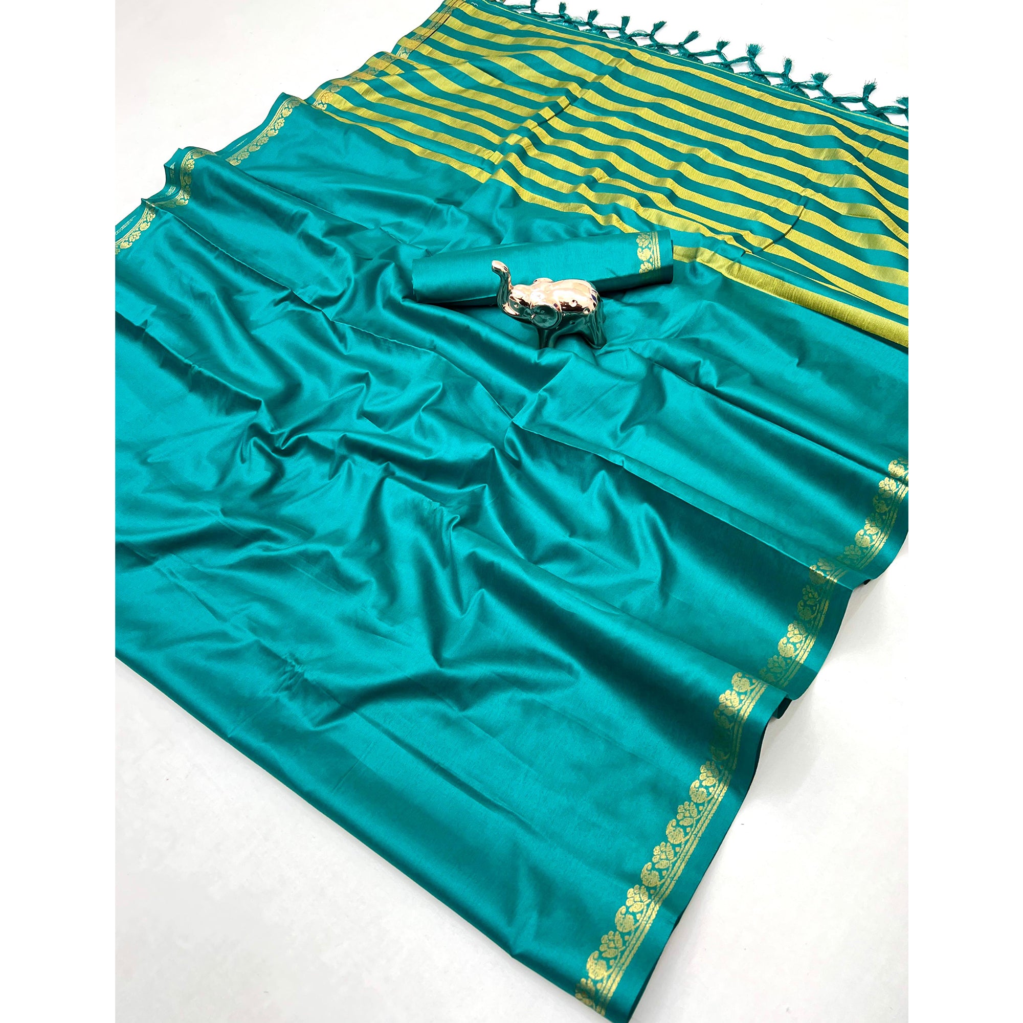 Classic Rama Green Solid Weaving Mysore Silk Saree Accented With Floral Border & Tassel Pallu