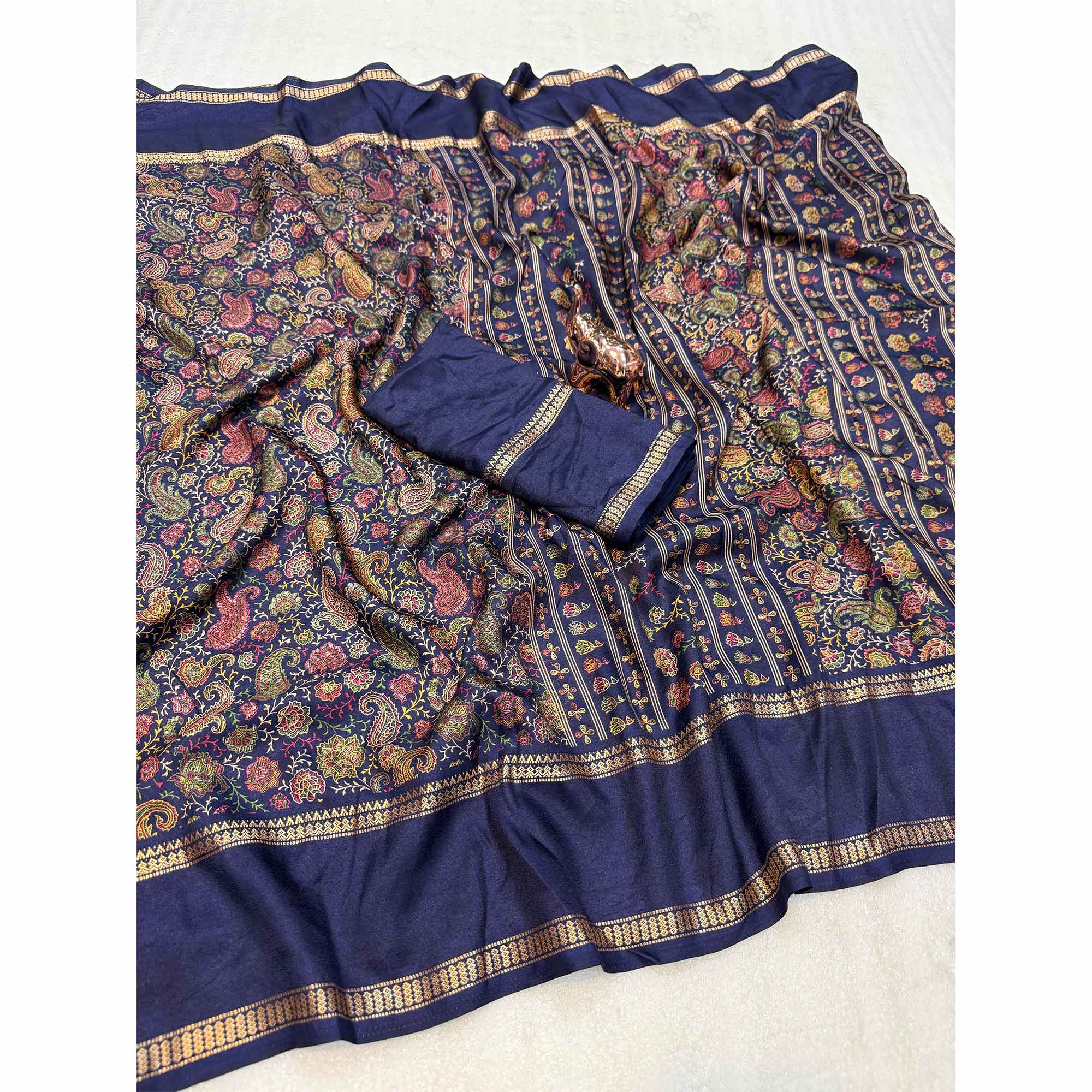 Gorgeous Navy Blue Soft Silk Blend Saree Featuring Classic Paisley Prints for Elegant Occasions