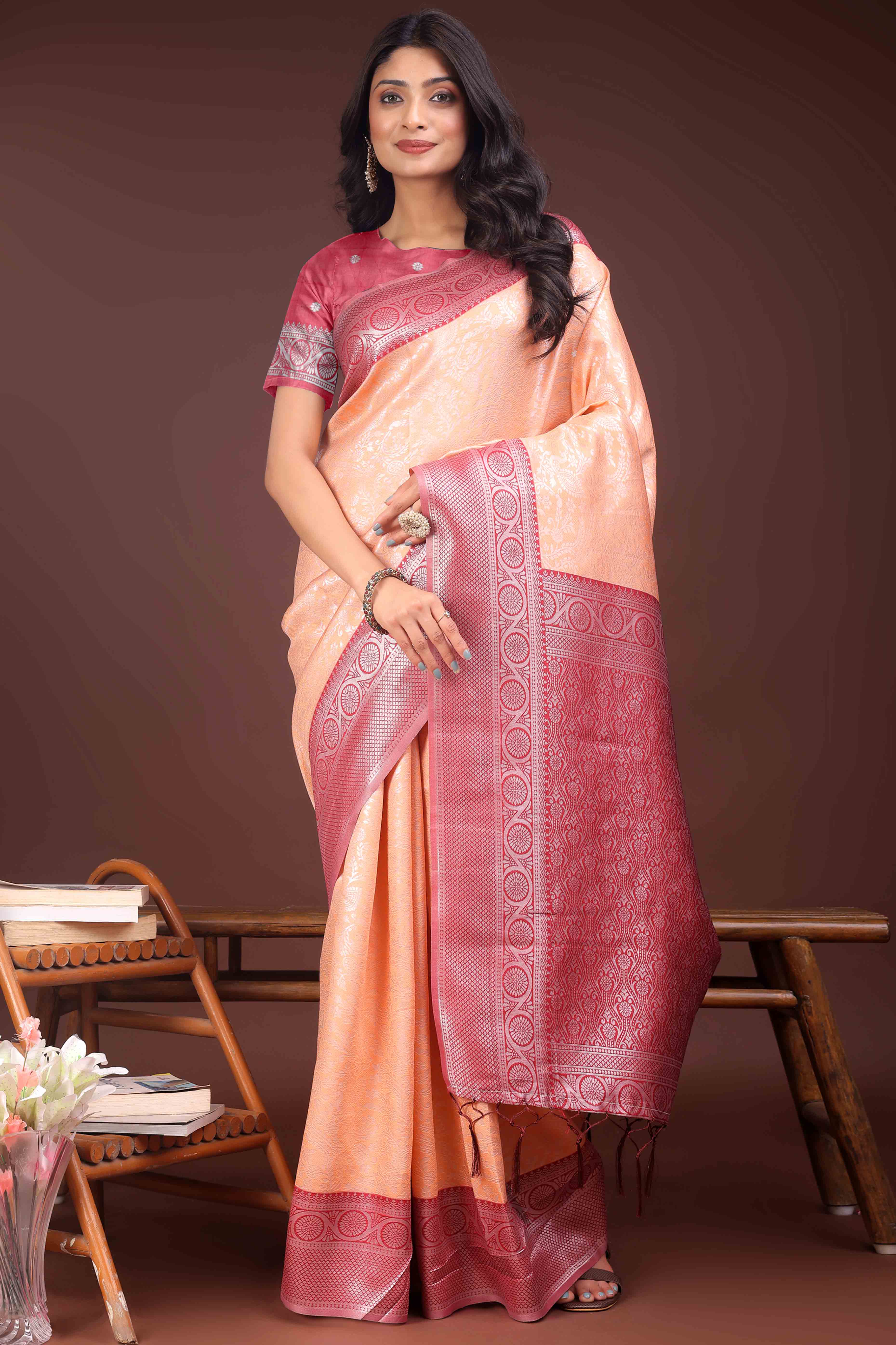 Peach Floral Zari Weaving Lichi Cotton Silk Saree With Tassel Border