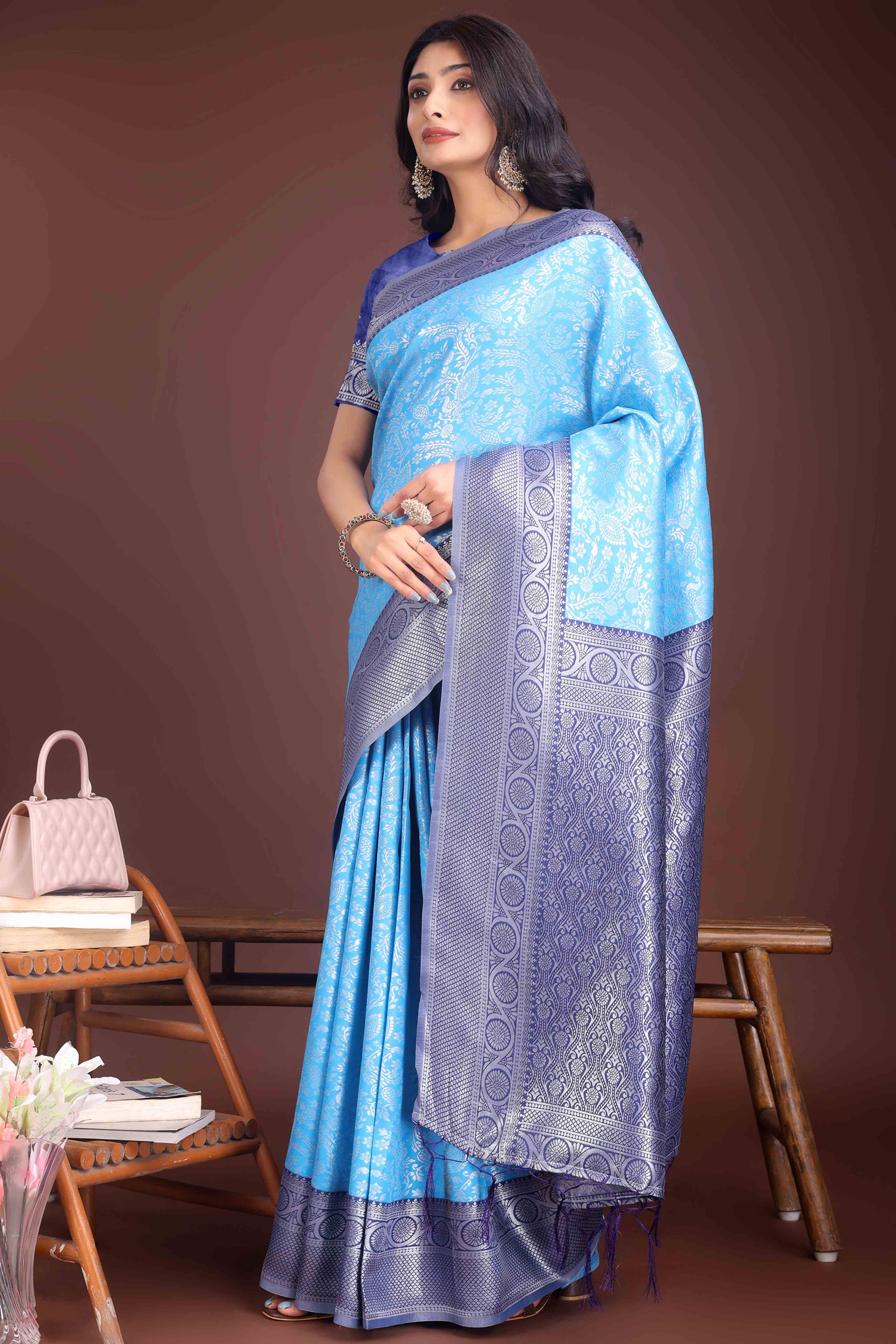 Blue Floral Zari Weaving Lichi Cotton Silk Saree With Tassel Border