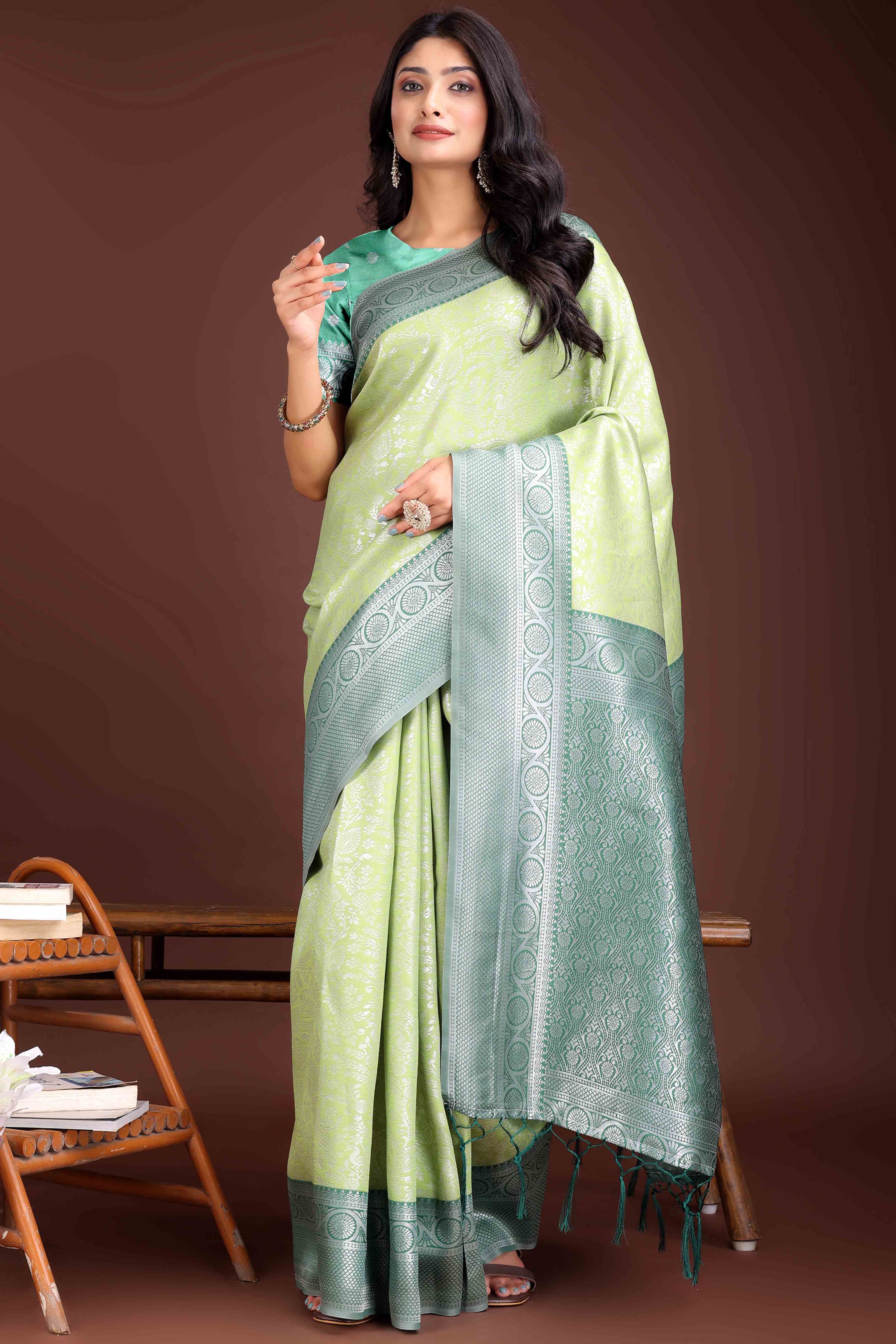 Light Green Floral Zari Weaving Lichi Cotton Silk Saree With Tassel Border