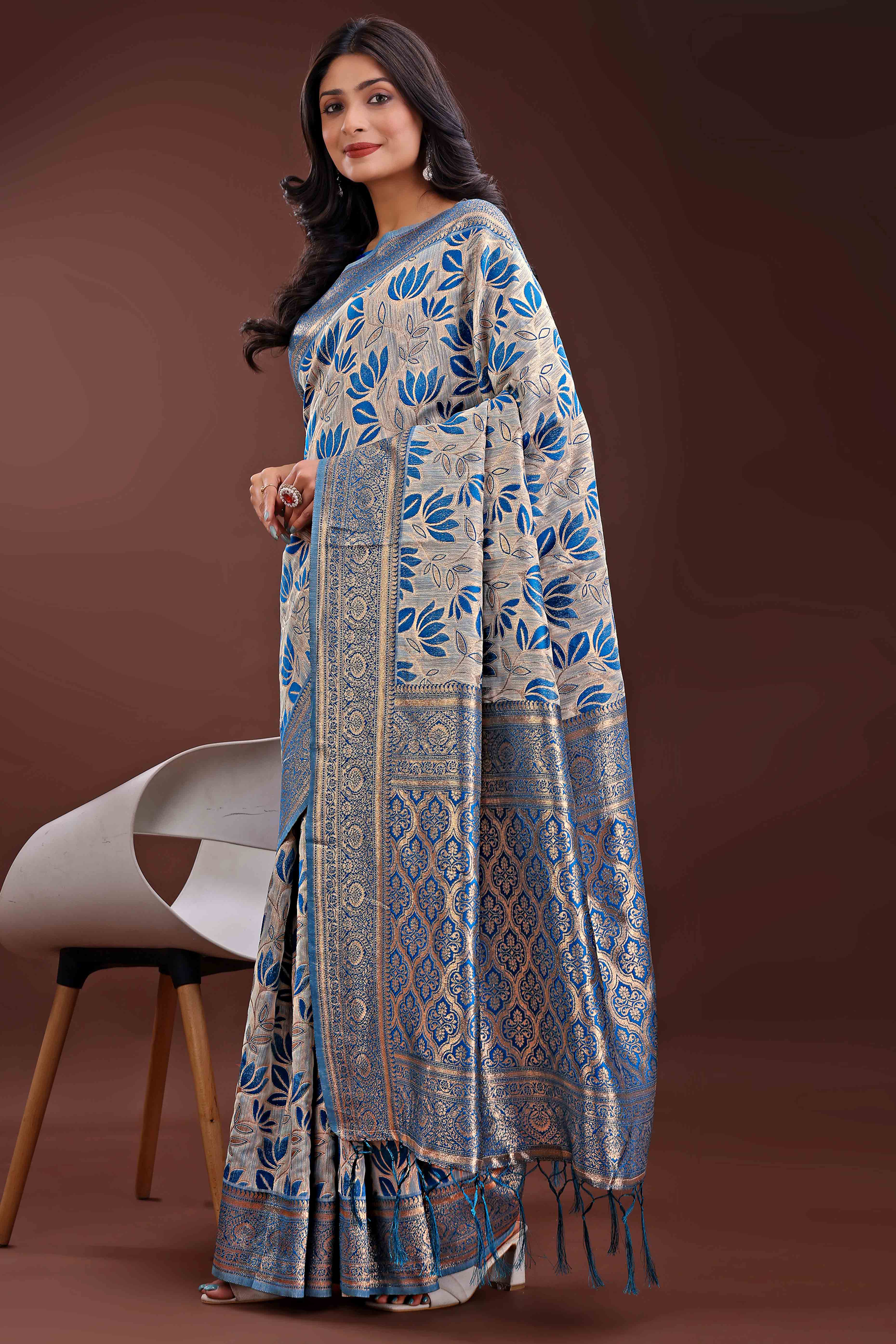 Blue Linen Cotton Saree Featuring Graceful Floral Patterns in Zari Weave