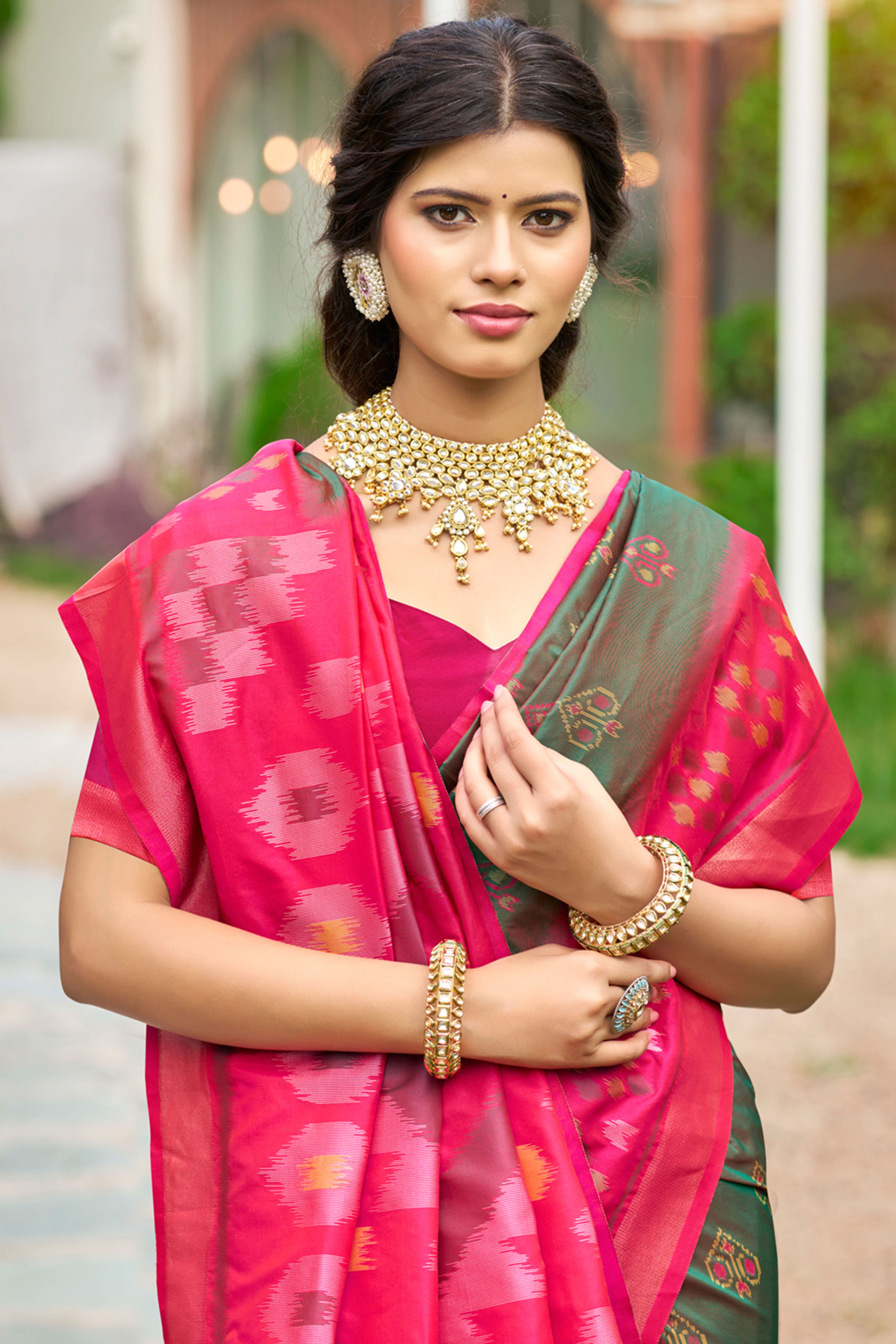 Mehendi Green Pochampally Ikkat Silk Blend Saree Completed With Refined Weaving & Tassel Pallu